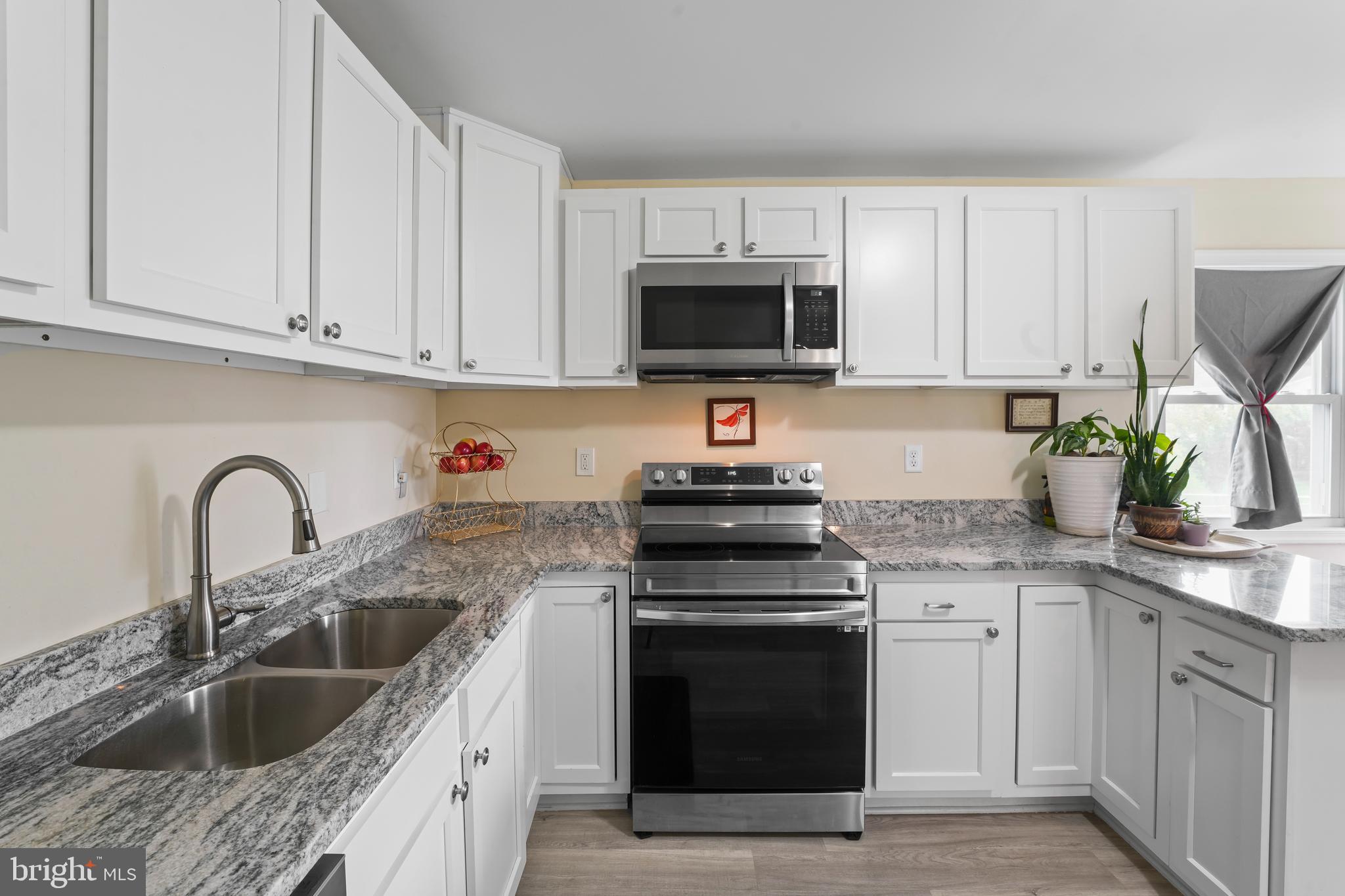 ORCHARD HILLS - Residential