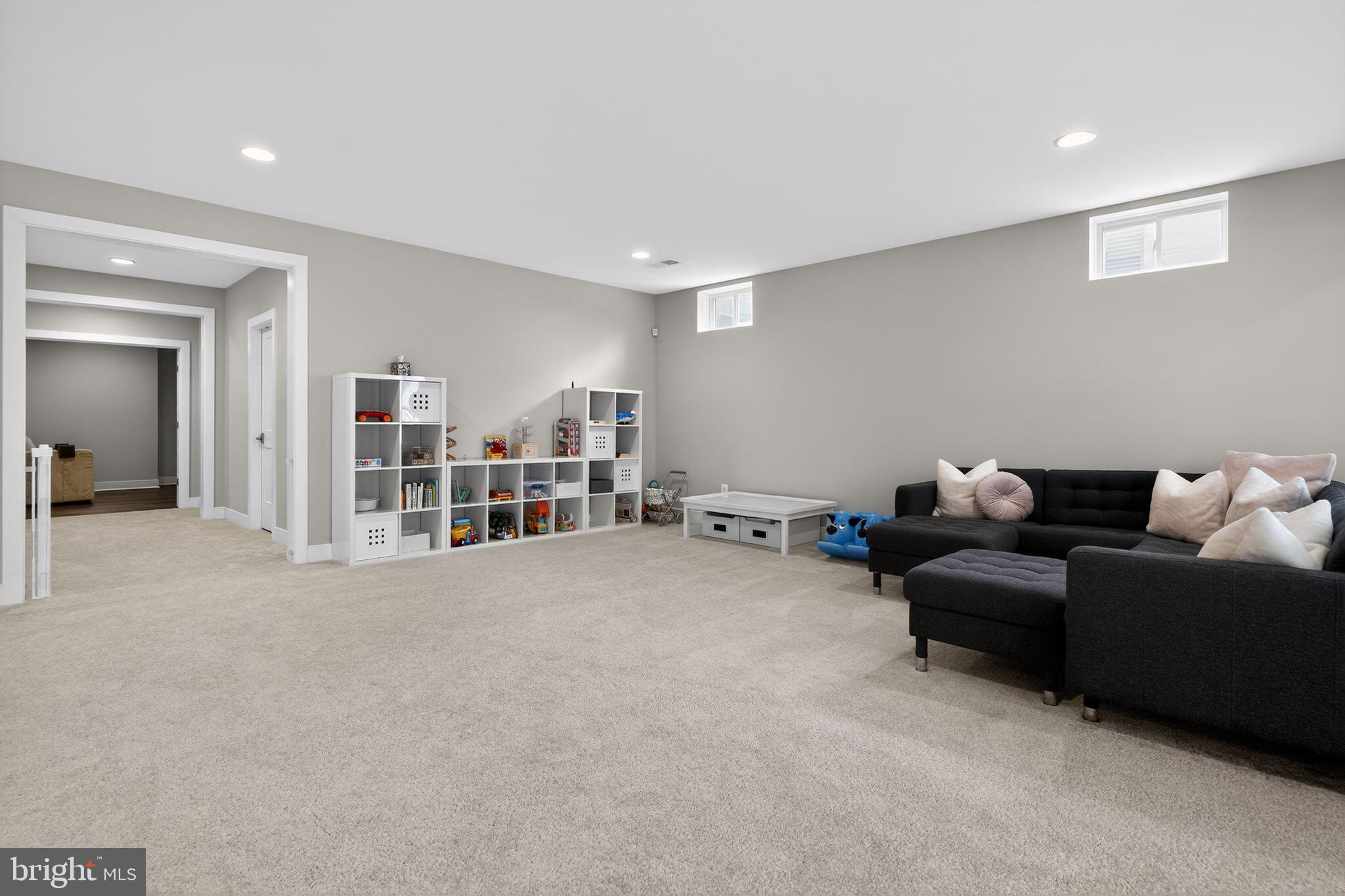 OAKCREST - Residential