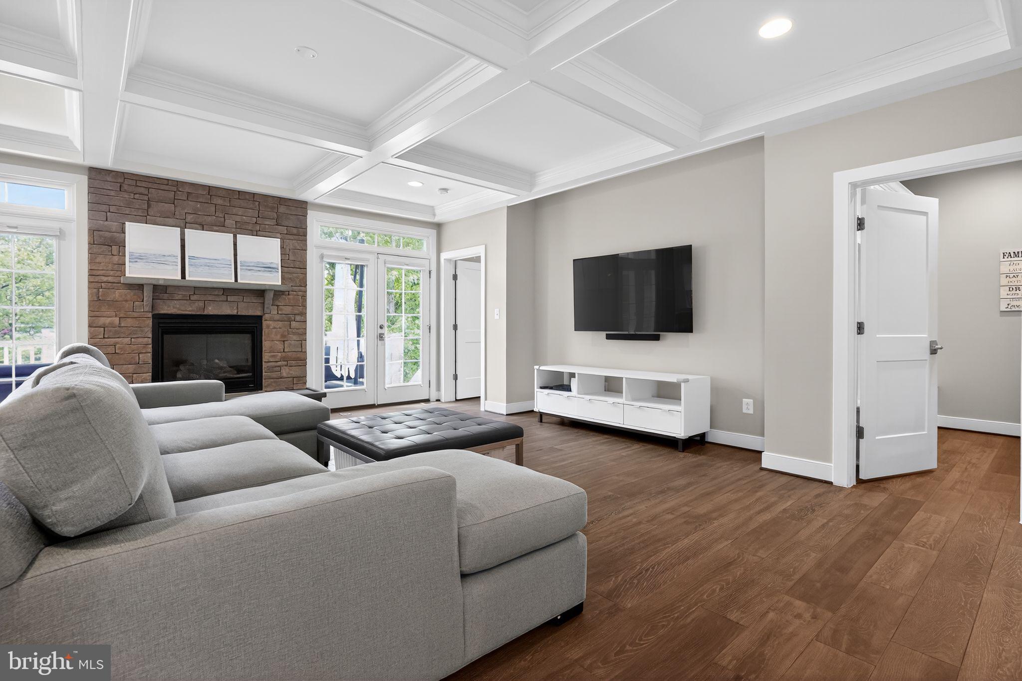 OAKCREST - Residential