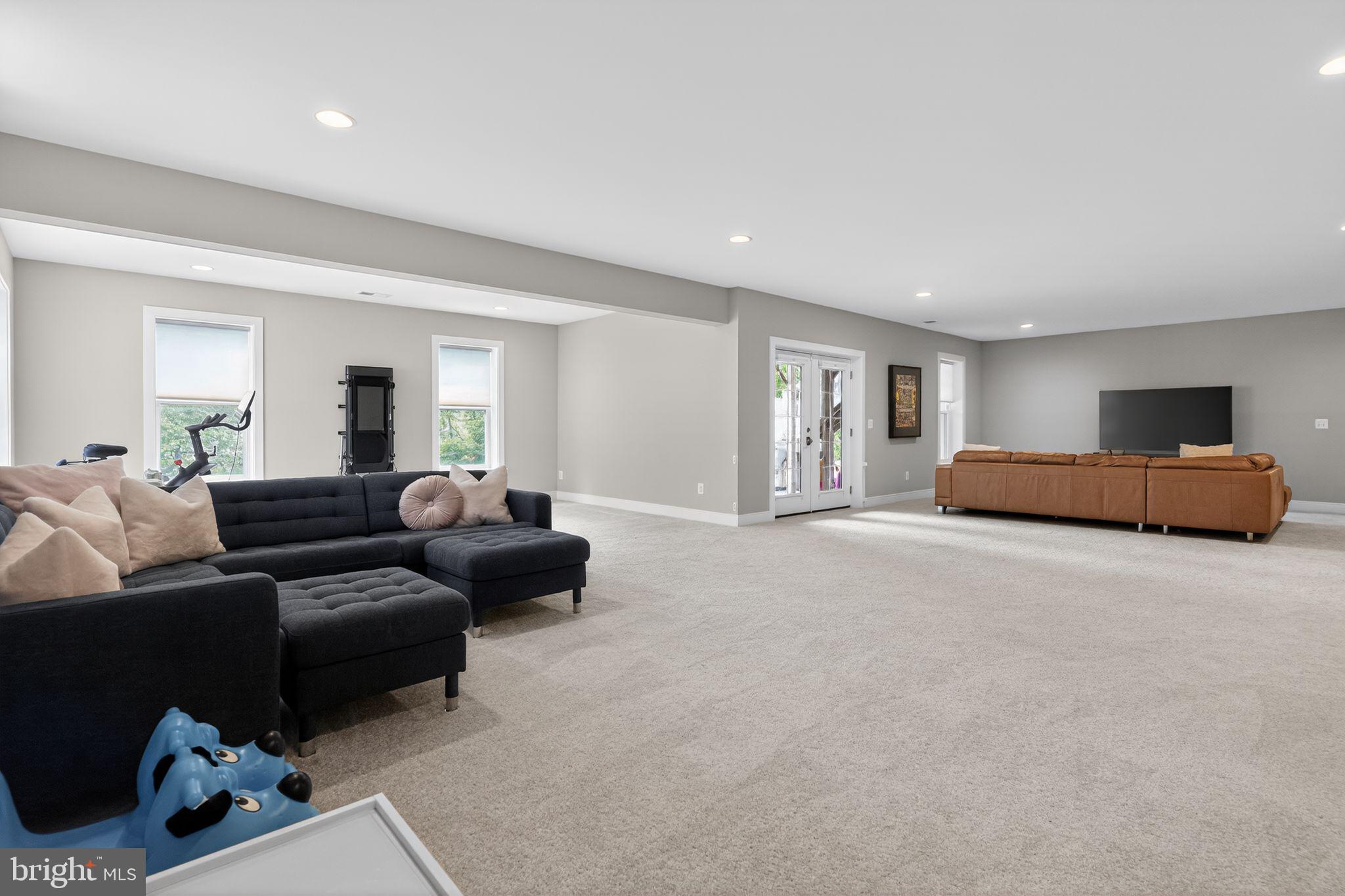 OAKCREST - Residential