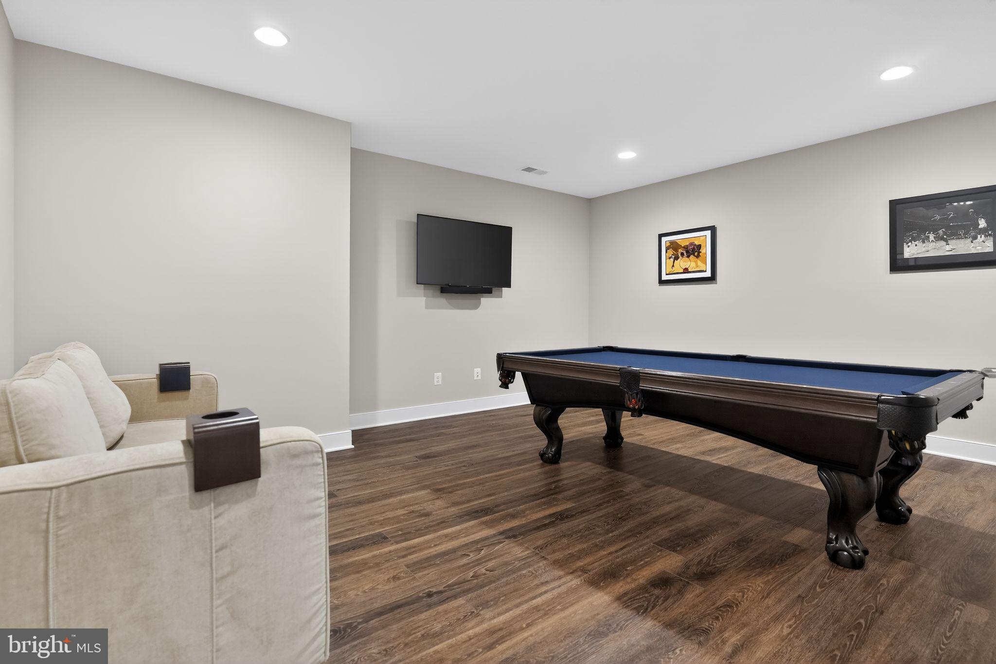 OAKCREST - Residential