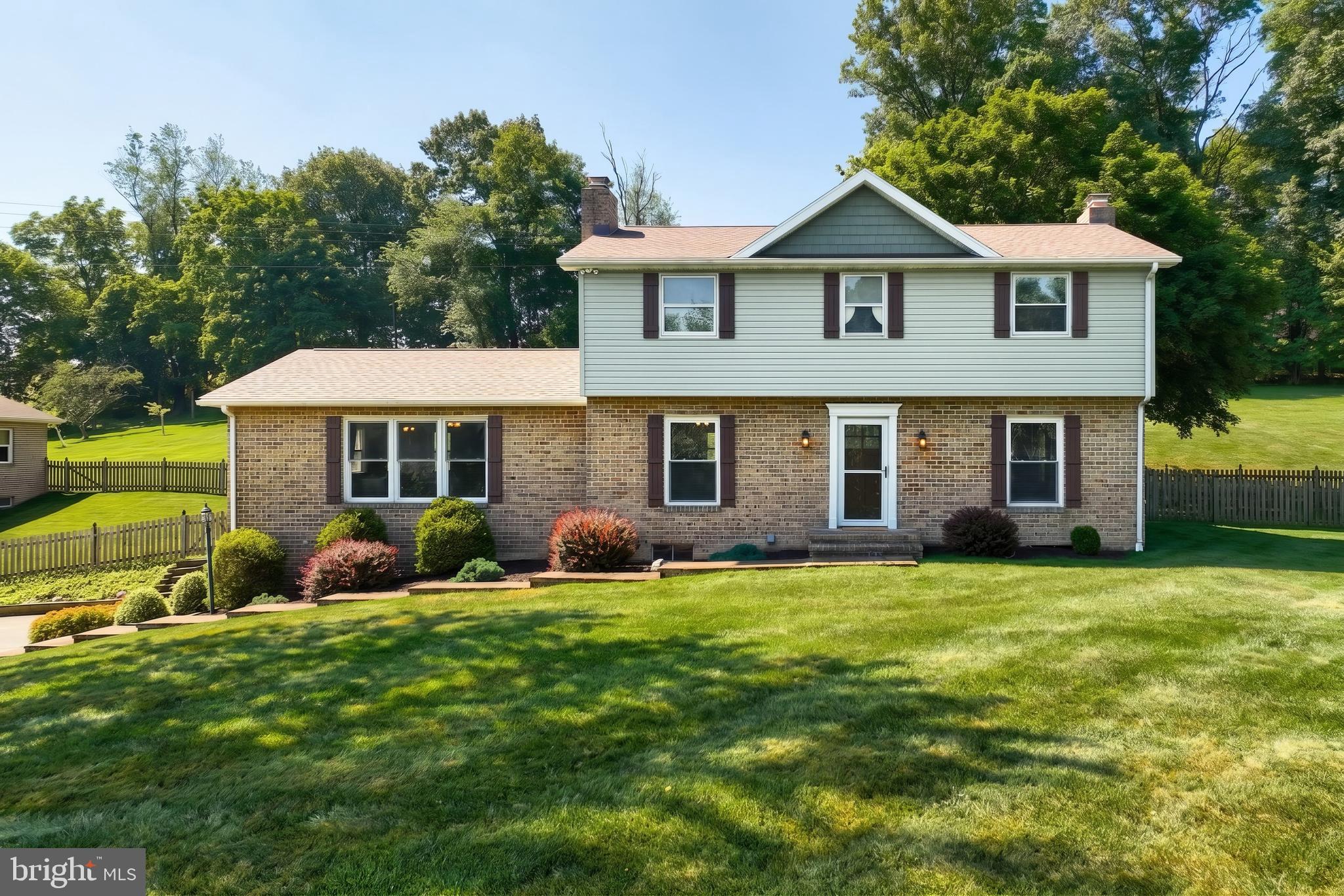 715 MEADOWVIEW DRIVE
