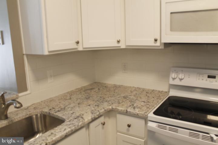 MONTGOMERY BROOKE - Residential Lease