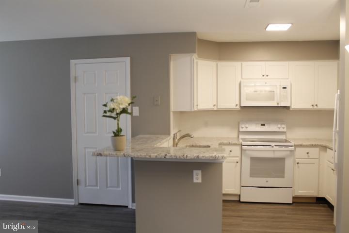 MONTGOMERY BROOKE - Residential Lease