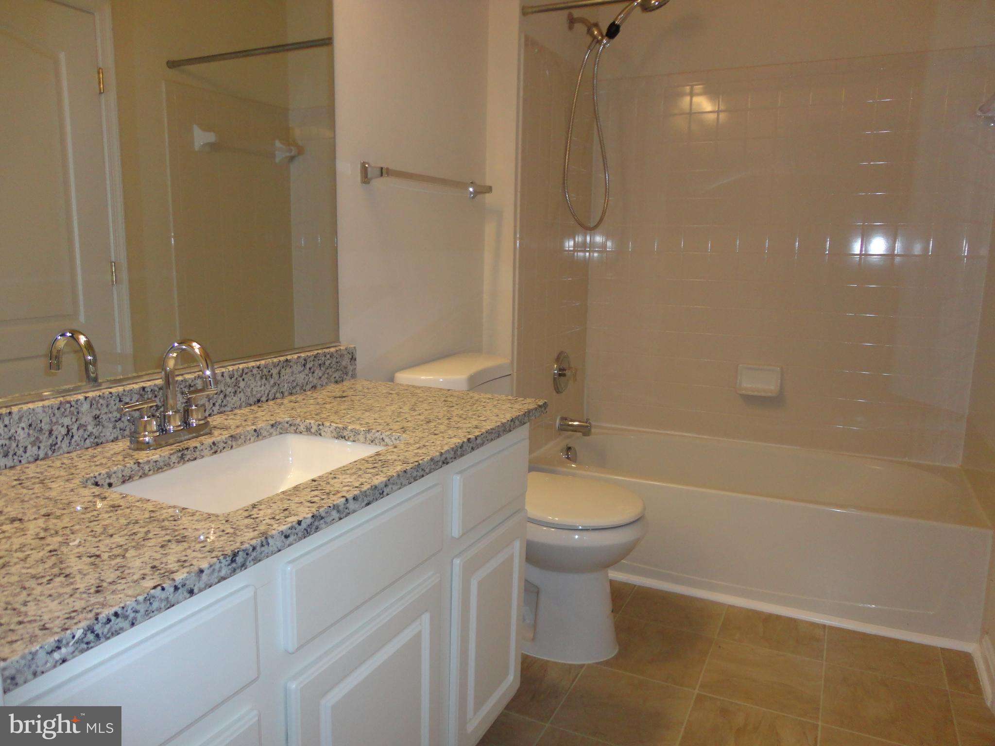 STONE RIDGE LANDBAY 5R - Residential