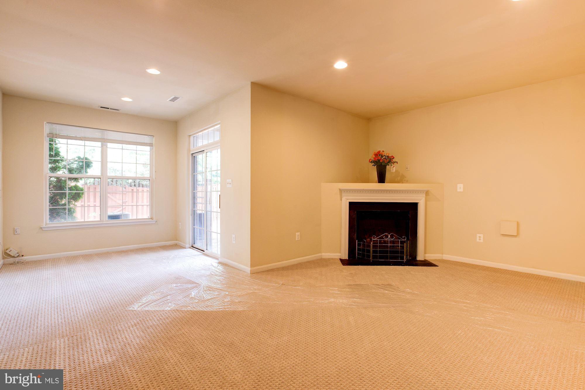 STONE RIDGE LANDBAY 5R - Residential