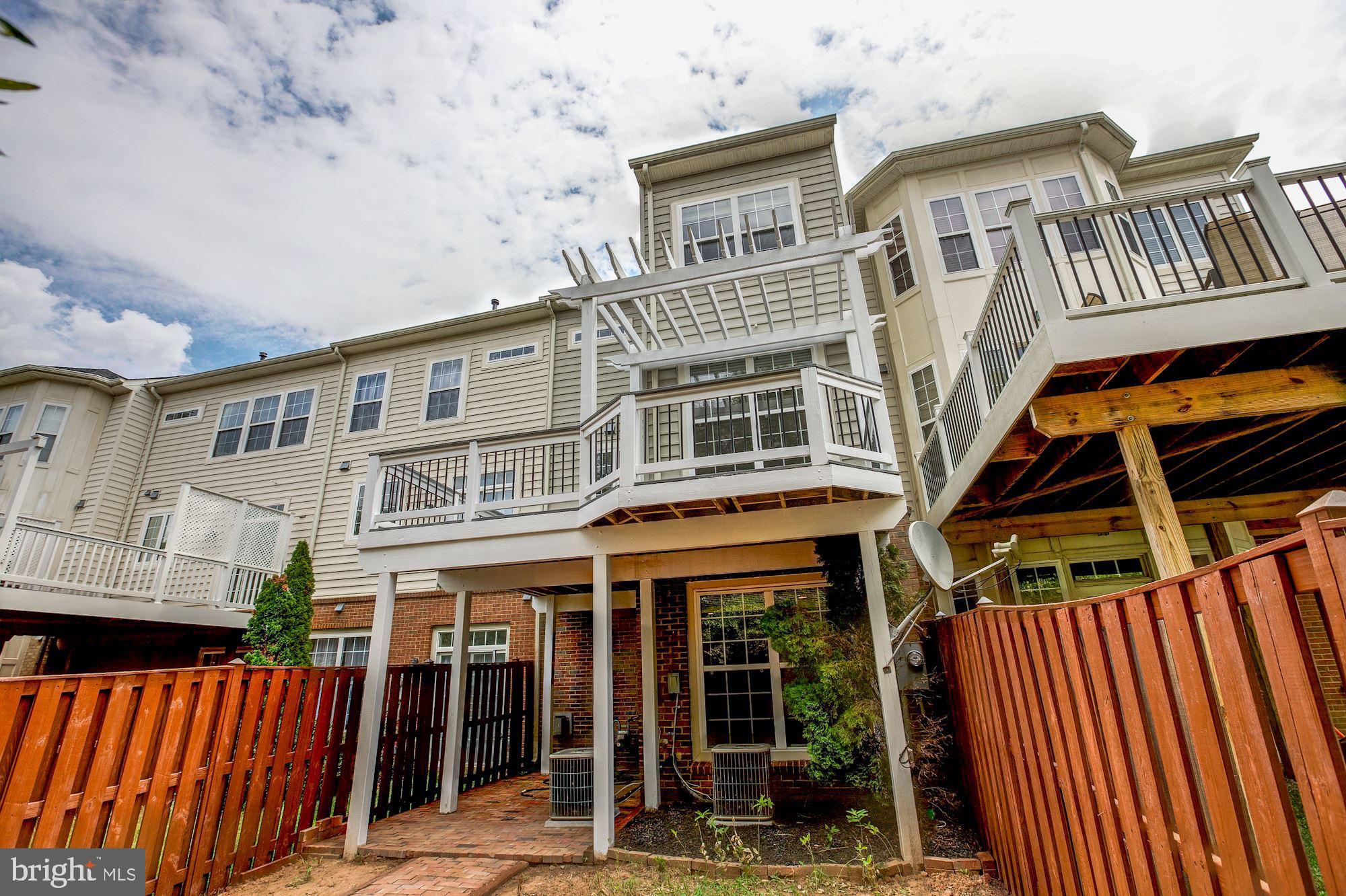 STONE RIDGE LANDBAY 5R - Residential