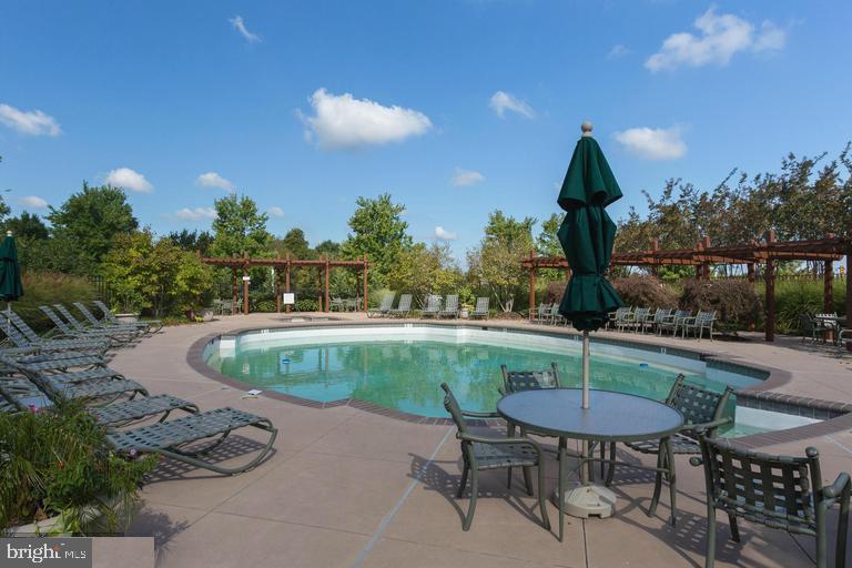 STONE RIDGE LANDBAY 5R - Residential