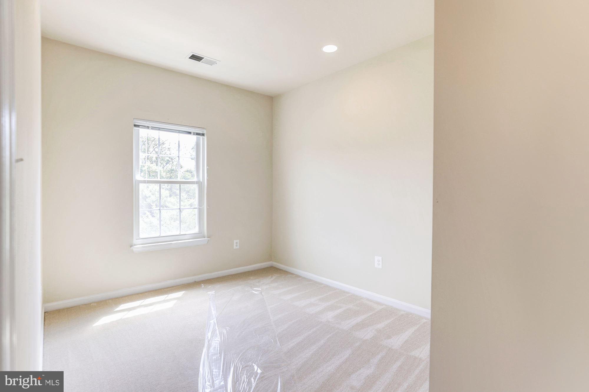 STONE RIDGE LANDBAY 5R - Residential