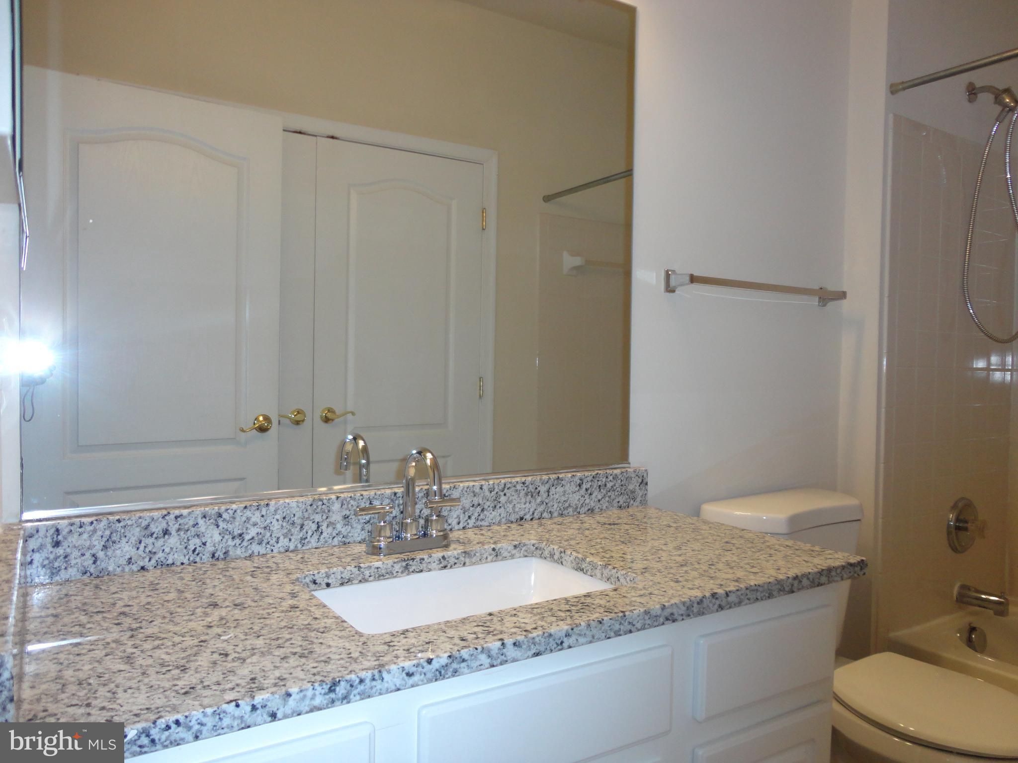 STONE RIDGE LANDBAY 5R - Residential