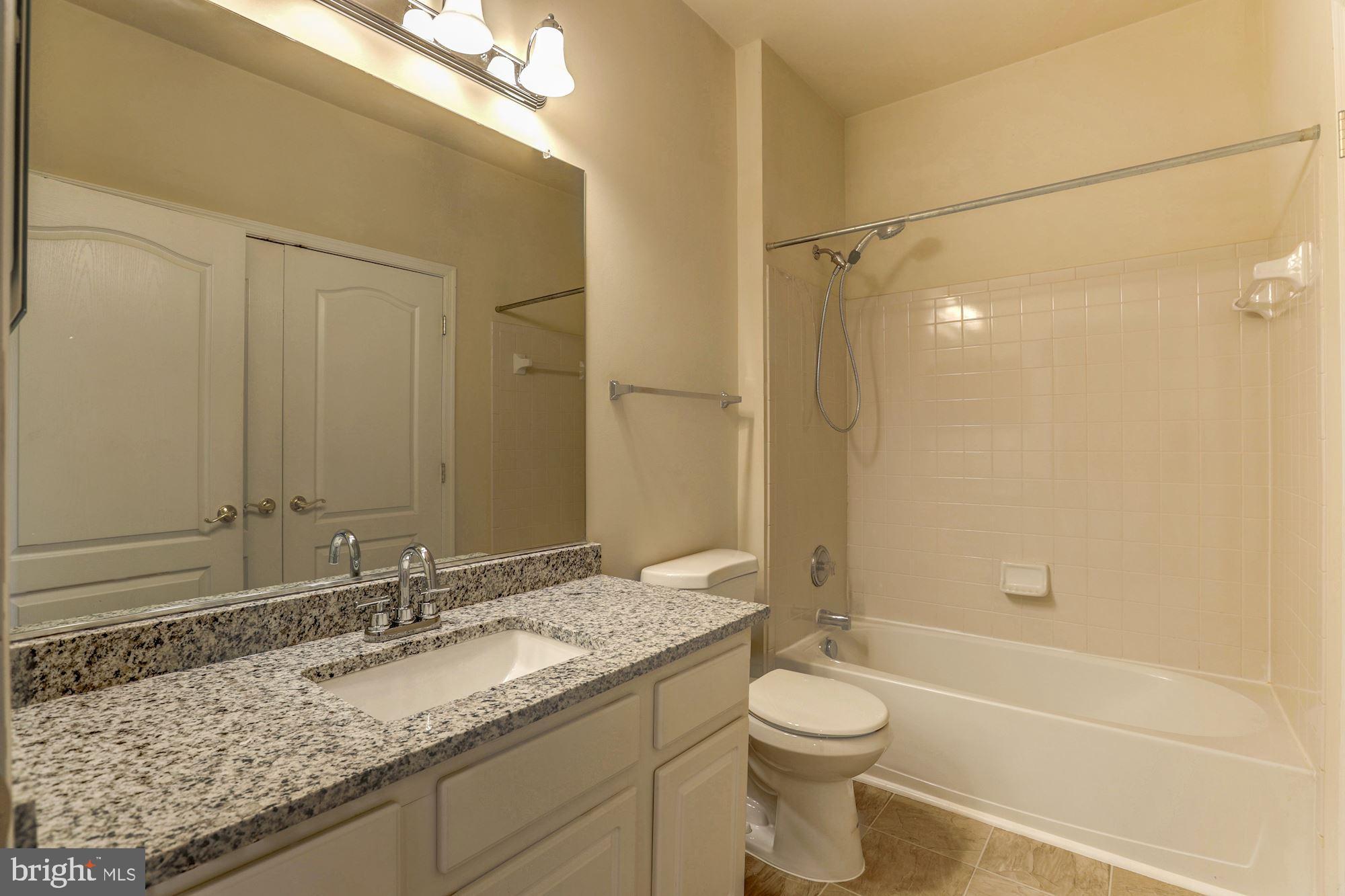 STONE RIDGE LANDBAY 5R - Residential