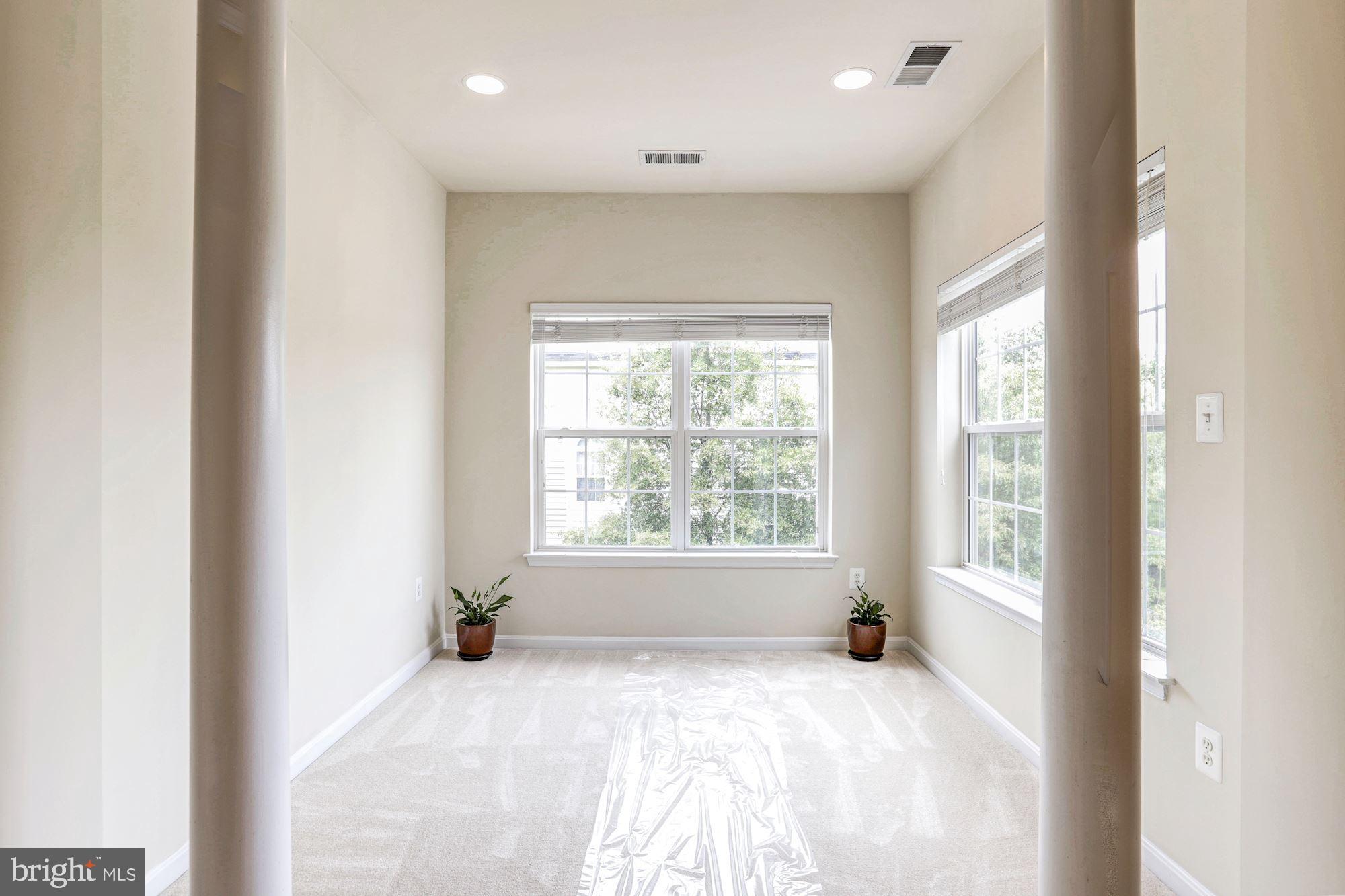 STONE RIDGE LANDBAY 5R - Residential