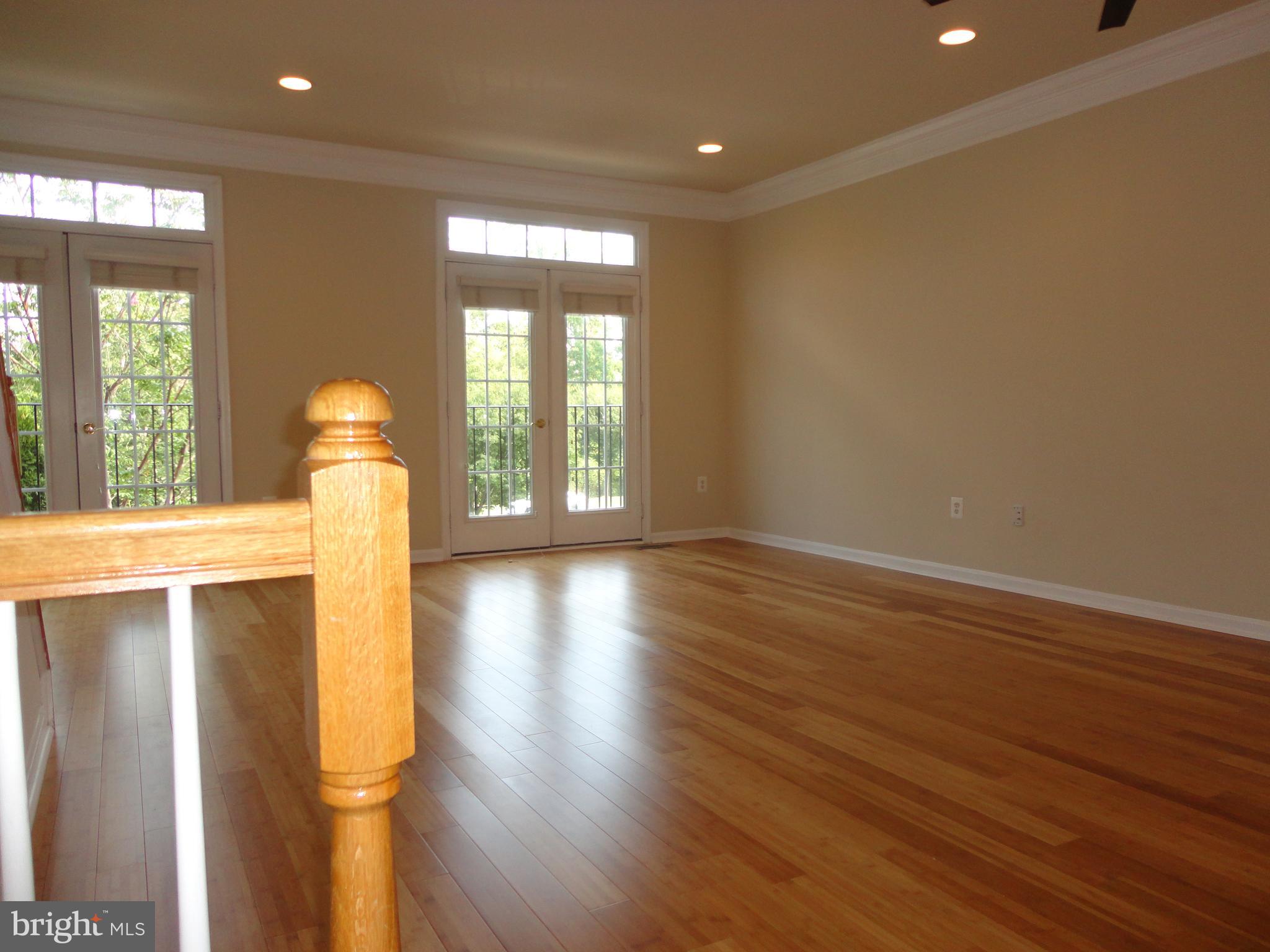 STONE RIDGE LANDBAY 5R - Residential