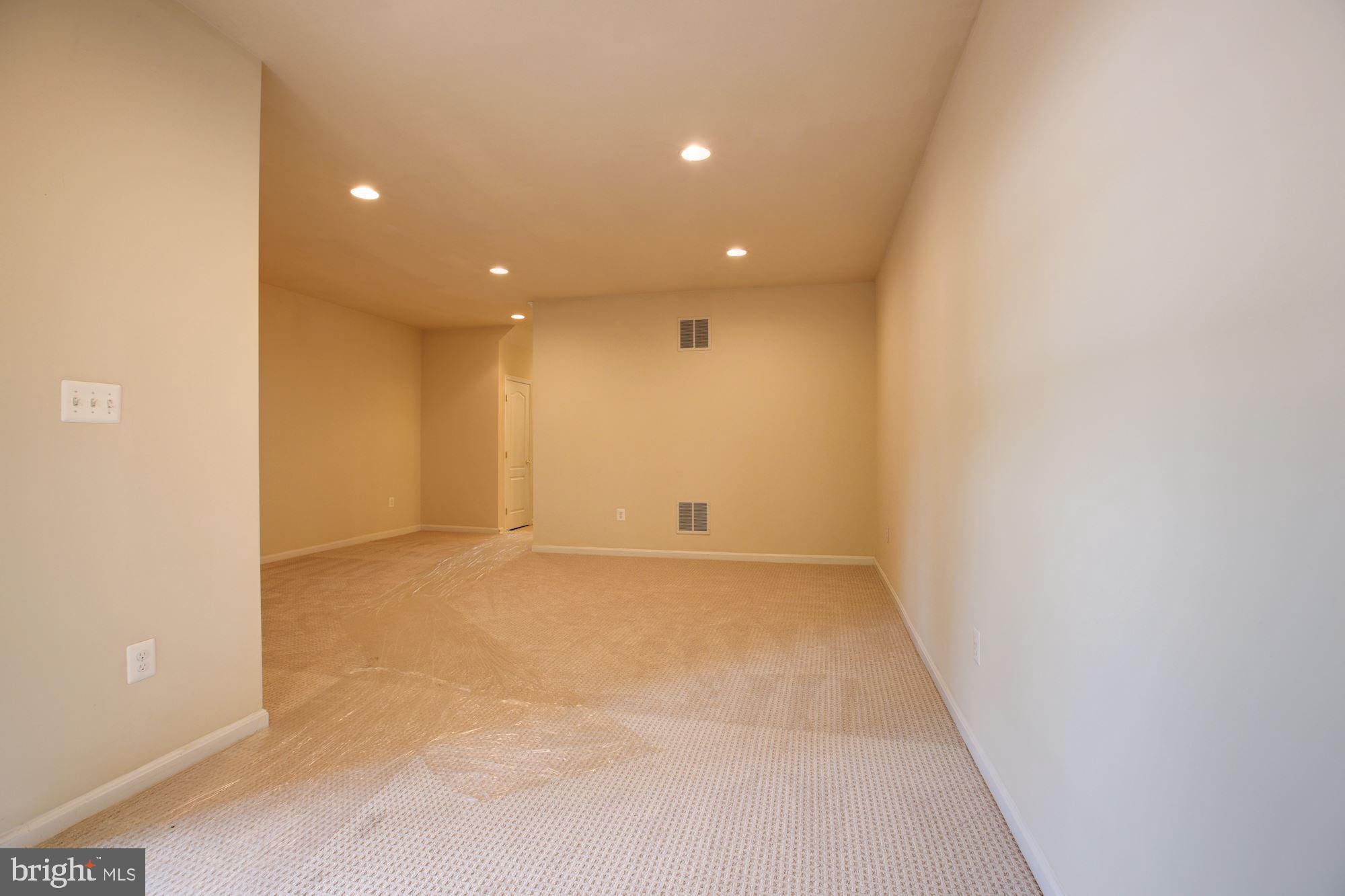 STONE RIDGE LANDBAY 5R - Residential