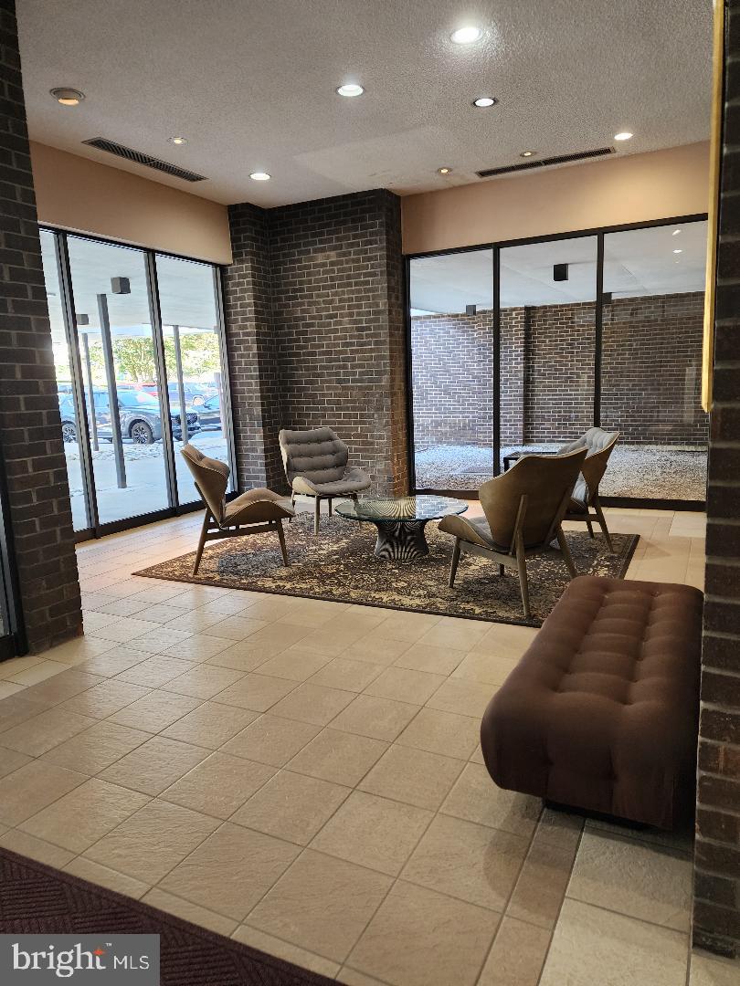 250 S REYNOLDS STREET 105