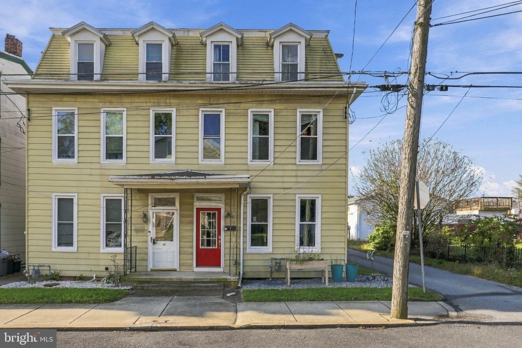 Photo of 54 W Donegal Street, MOUNT JOY, PA 17552 (MLS # PALA2096812)