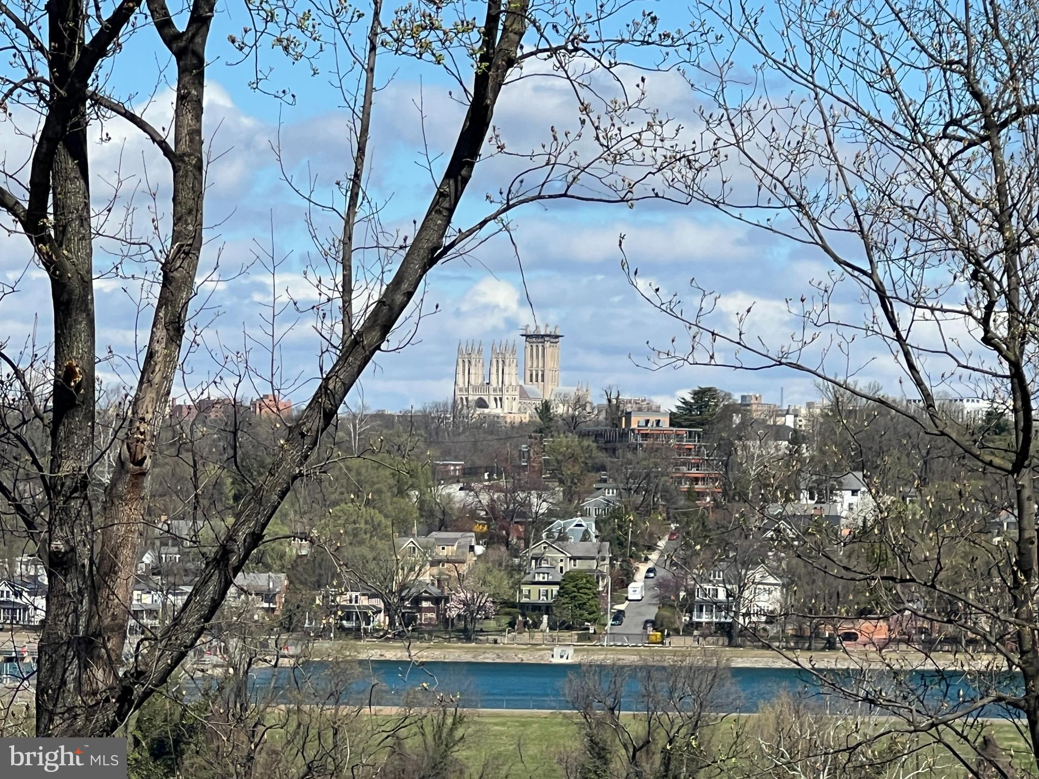 RIVERWOOD - Residential