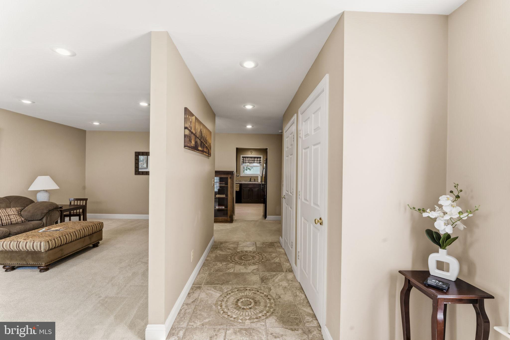 6129 DUCKETTS LANE
