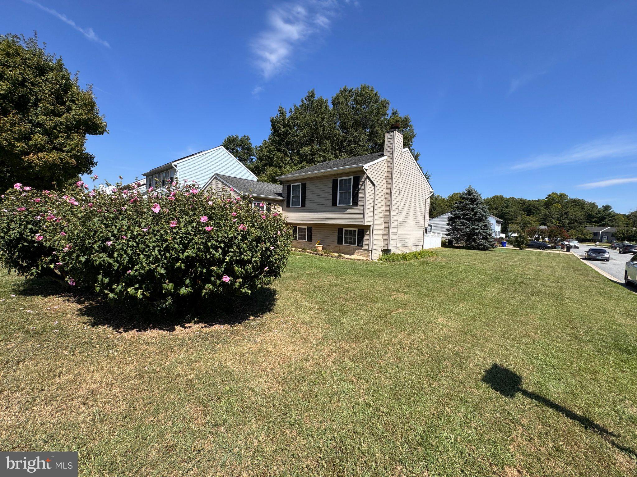 6129 DUCKETTS LANE