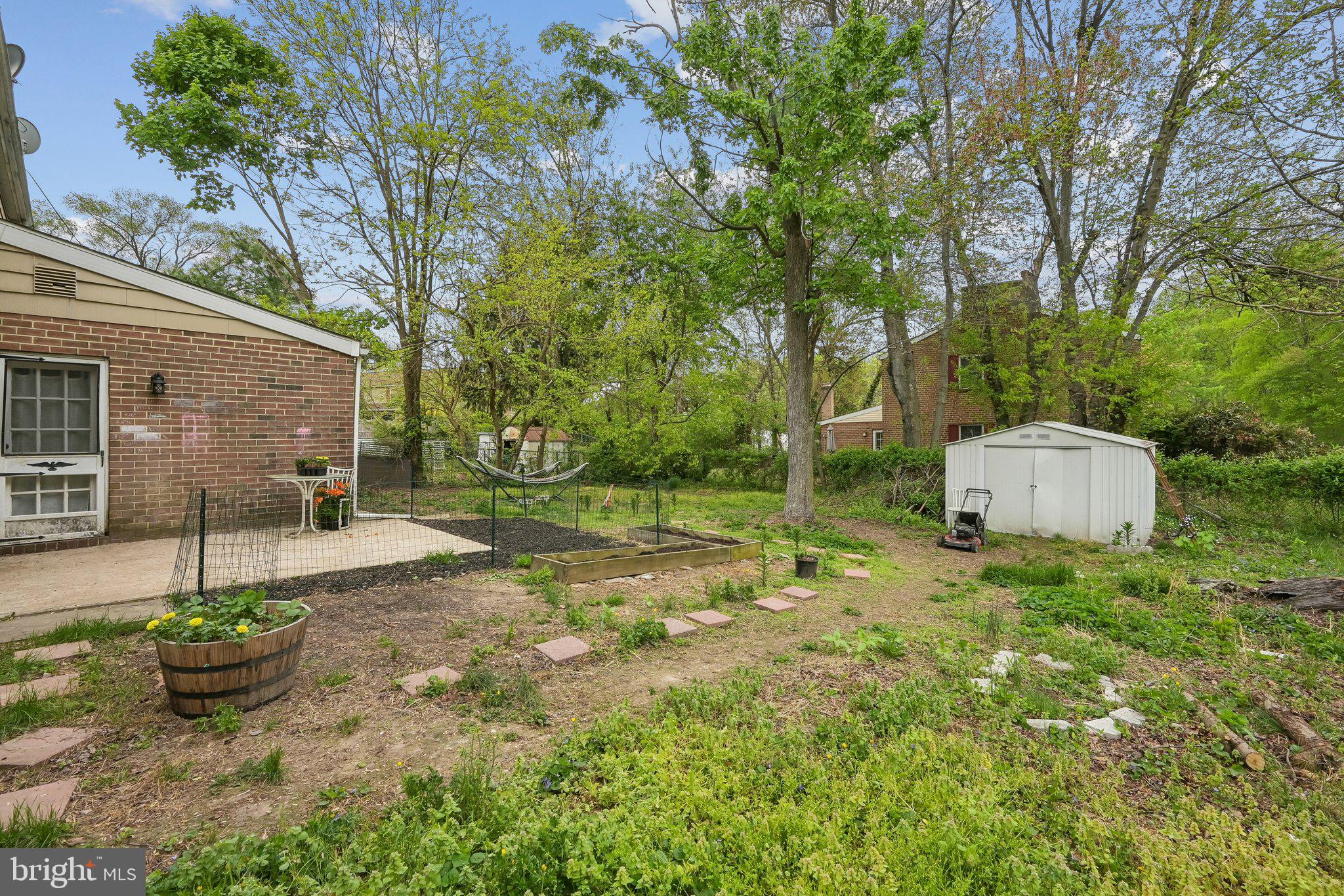 1829 EDGEWOOD PLACE