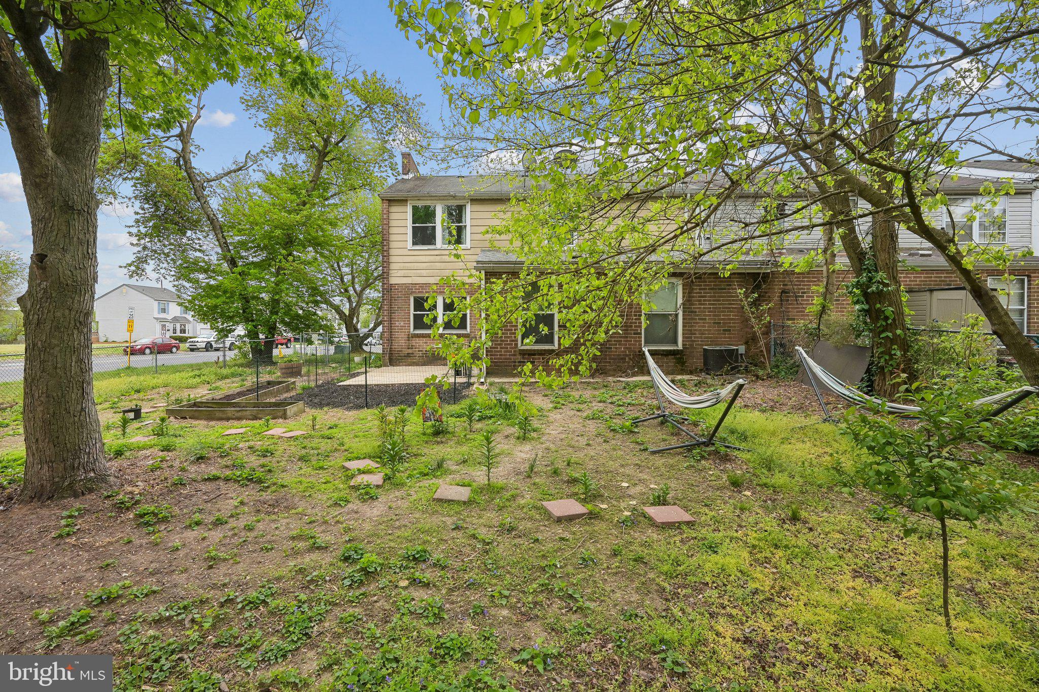 1829 EDGEWOOD PLACE