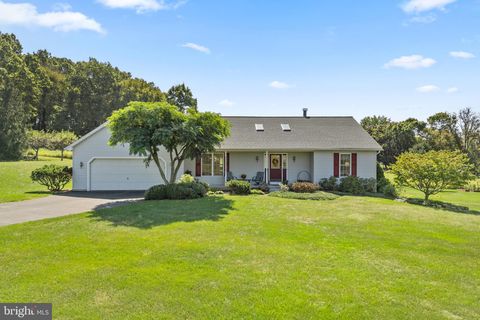 21 SUNNY RIDGE COURT KUTZTOWN PA 19530