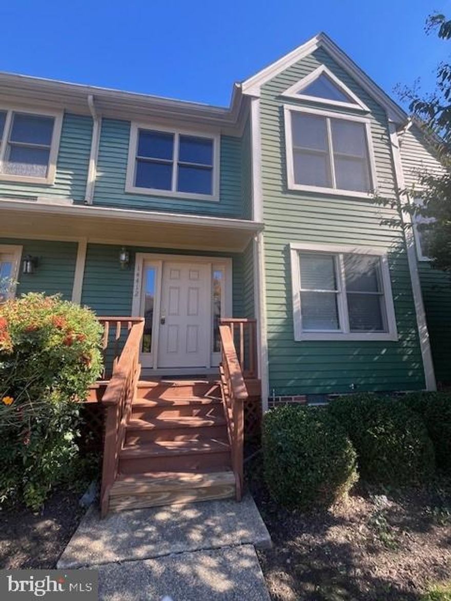 GORGEOUS HOME WITH BOAT SLIP! THIS REMODELED AND UPGRADED HOME FEATURES NEW STAINLESS STEEL APPLIANCES, NEW KITCHEN CABINETS AND COUNTERS. NEW FLOORING THROUGHOUT. TWO NEW BATHROOMS WITH DESIGNER VANITIES, CABINETRY AND TILE. HUGE FAMILY ROOM OVERLOOKS THE WATER AND HAS A FIREPLACE (DECORATIVE ONLY). THREE NICELY SIZED BEDROOMS ON SECOND FLOOR . PRIMARY BEDROOMS WITH 2 CLOSETS, CATHEDRAL CEILINGS, AND AMAZING THIRD FLOOR LOFT. LOFT WOULD BE AN IDEAL OFFICE SPACE, DEN OR GYM AND HAS STUNNING VIEWS OF THE WATER. KITCHEN BOASTS A BRIGHT AND SUNNY DINING AREA WITH BUILT IN FOR BAR OR COFFEE STATION. THE EXTREMELY SPACIOUS BACK DECK HAS BREATHTAKING VIEWS OF THE POND AND CREEK BEYOND. BRING YOUR BOAT FOR AN ADDITIONAL FEE FOR PRIVATE SLIP. KAYAK AND PADDLEBOARD STORAGE AREA AT WATERFRONT. DINING AND MARINA WITHIN WALKING DISTANCE. A SHORT BIKE RIDE TO DOWNTOWN SOLOMONS ISLAND AND JUST 15 MINUTES TO PAX RIVER AND MUCH MORE!