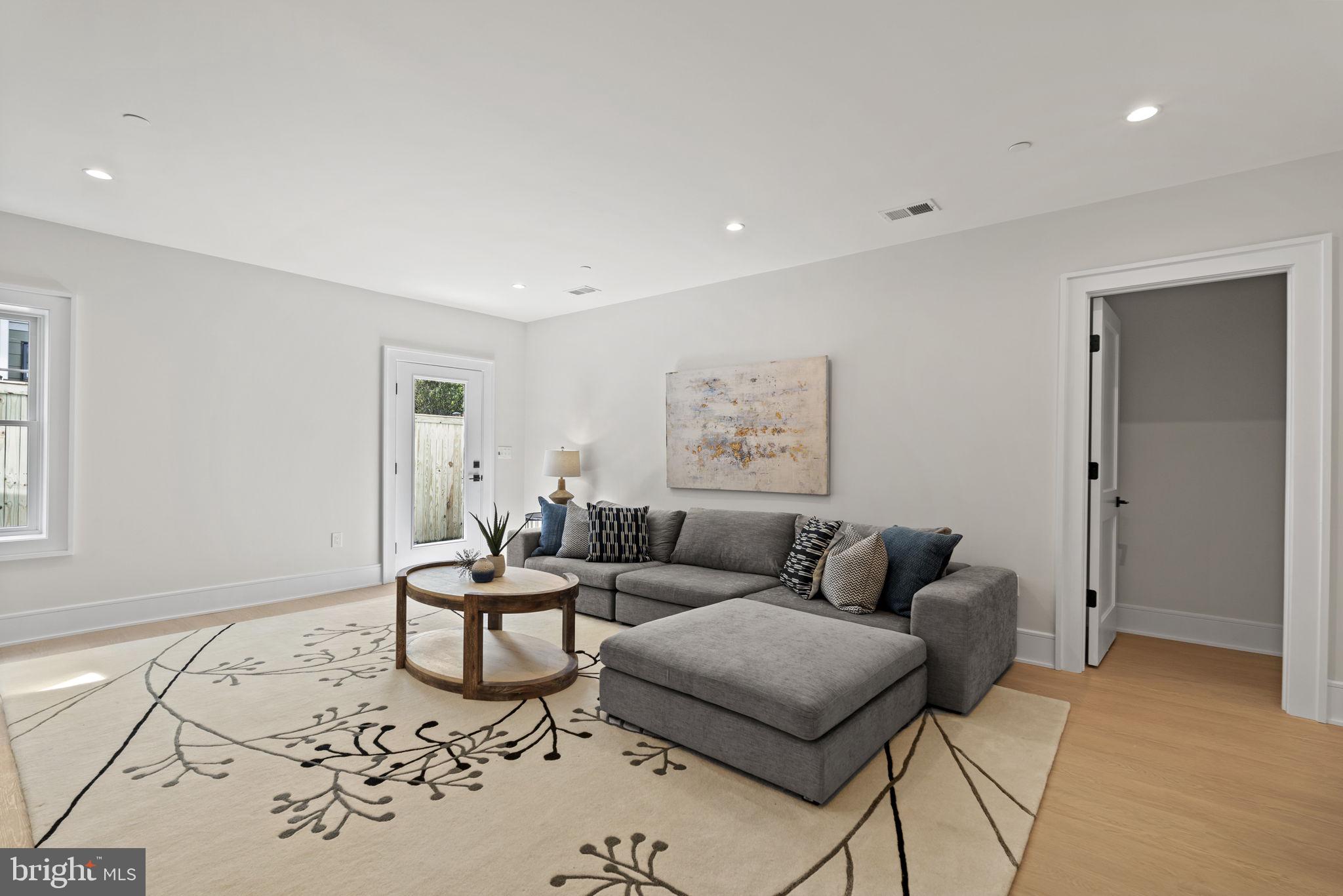 FAIRWAY HILLS - Residential