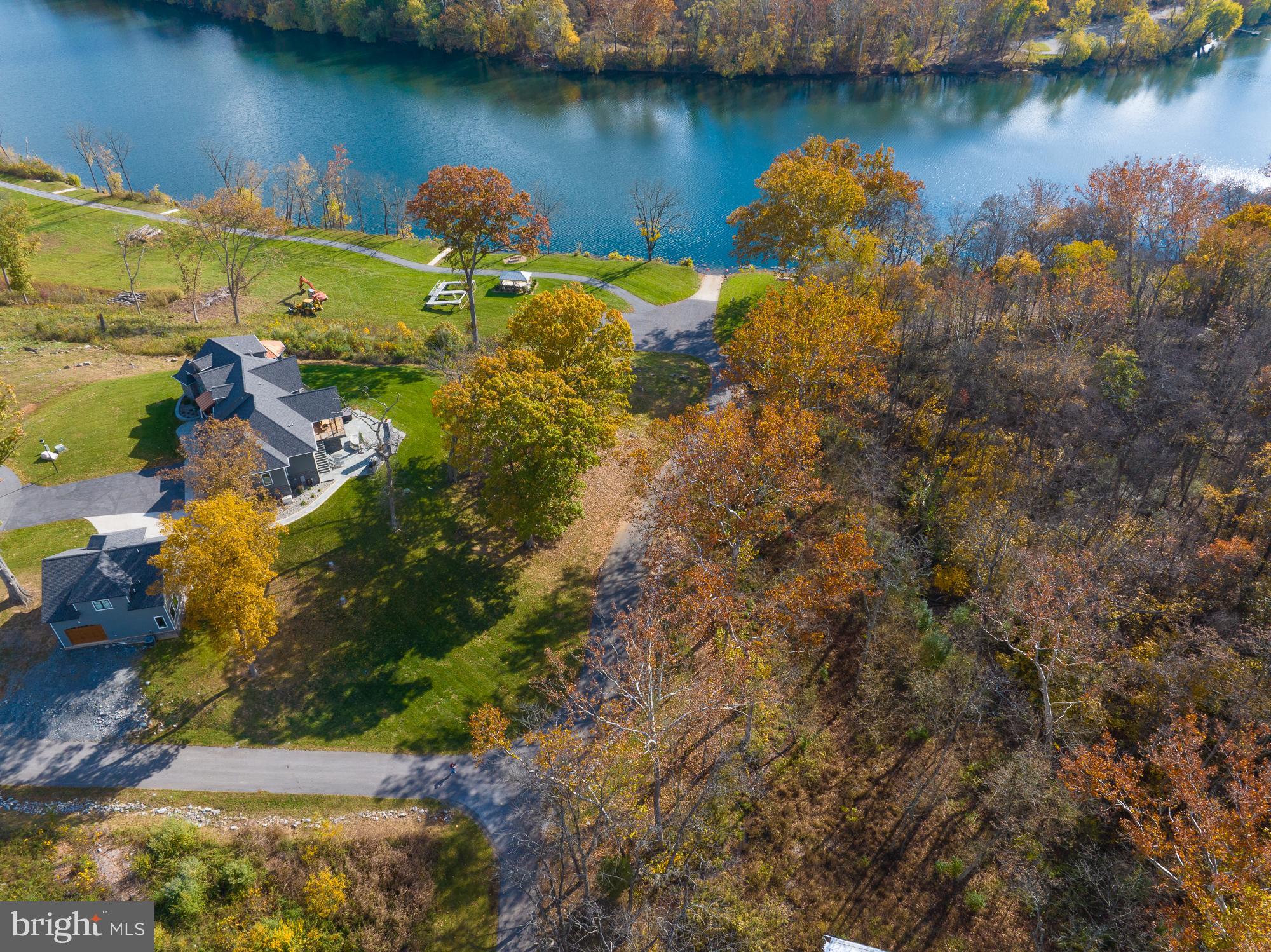 POTOMAC OVERLOOK ESTATES - Land