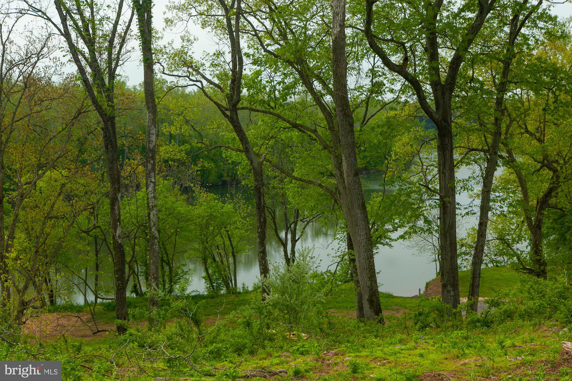 POTOMAC OVERLOOK ESTATES - Land