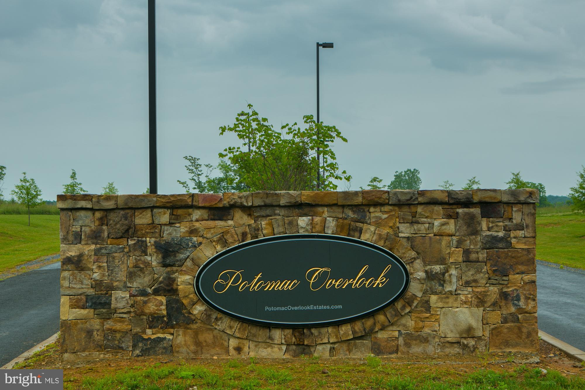POTOMAC OVERLOOK ESTATES - Land