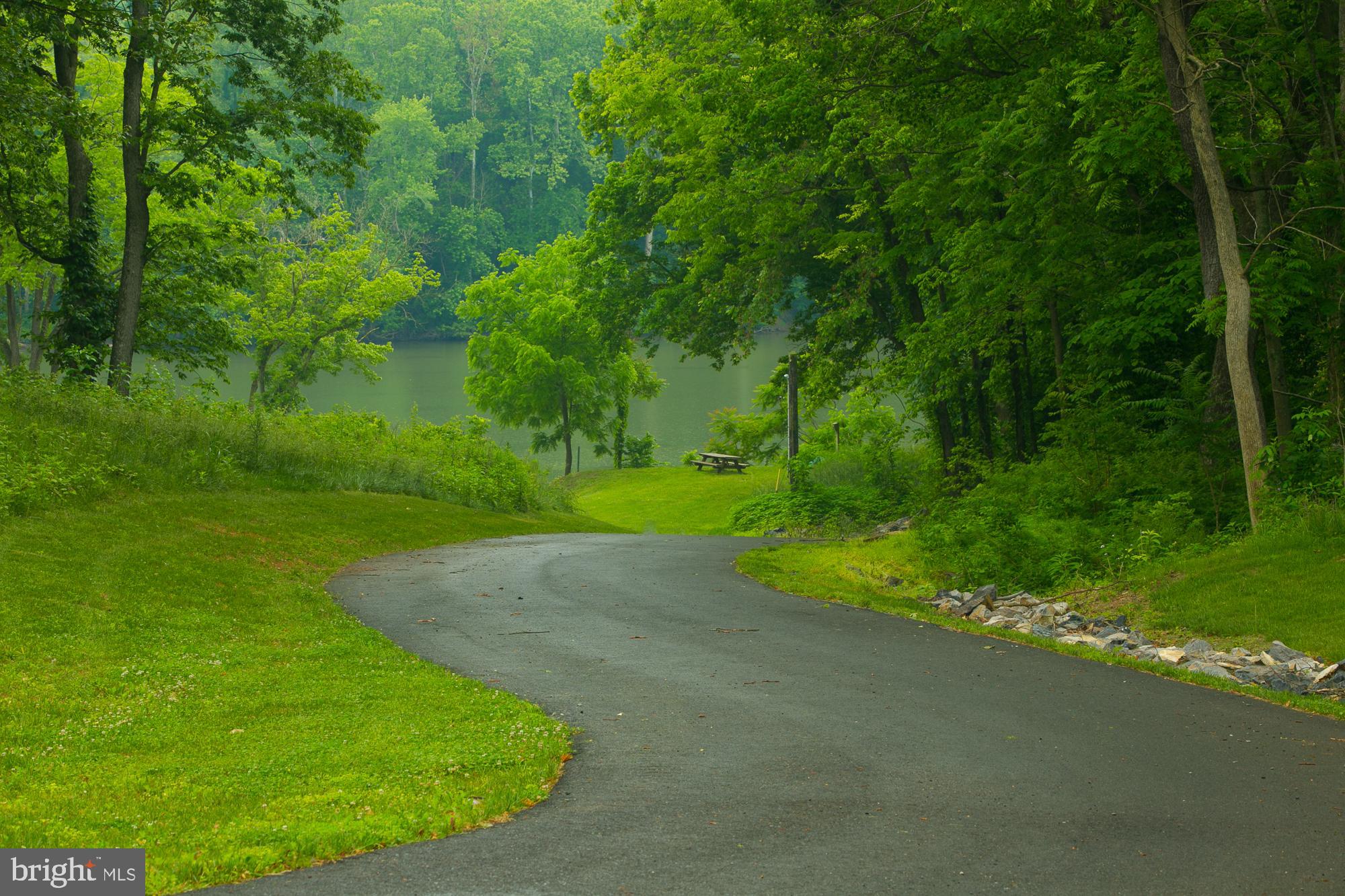 POTOMAC OVERLOOK ESTATES - Land