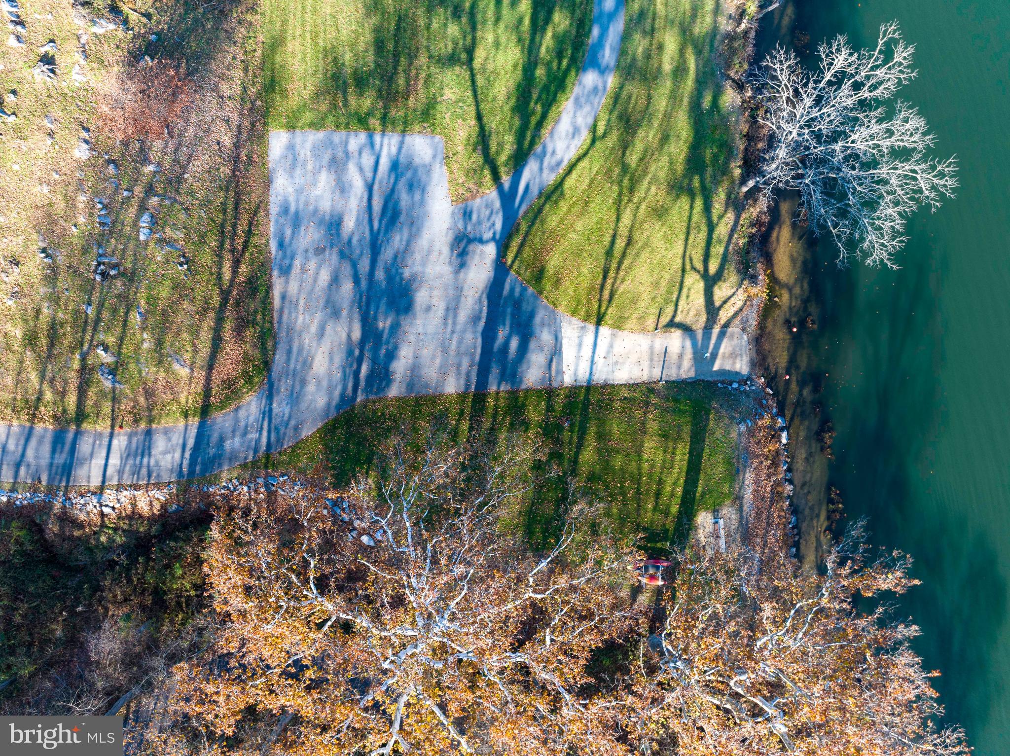 POTOMAC OVERLOOK ESTATES - Land