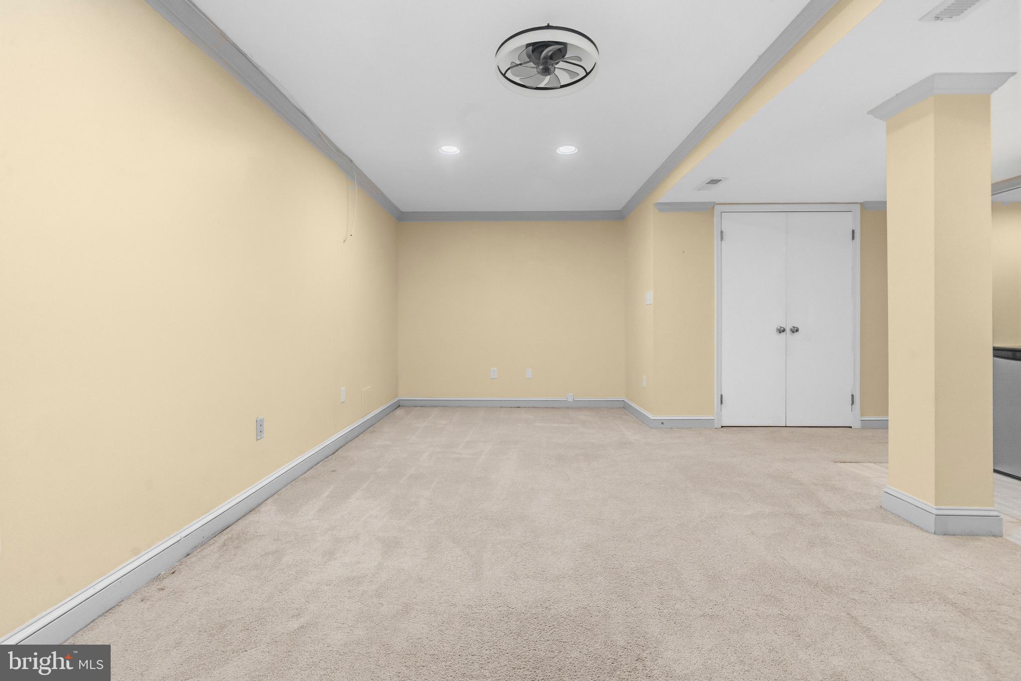 SHADOW OAK - Residential