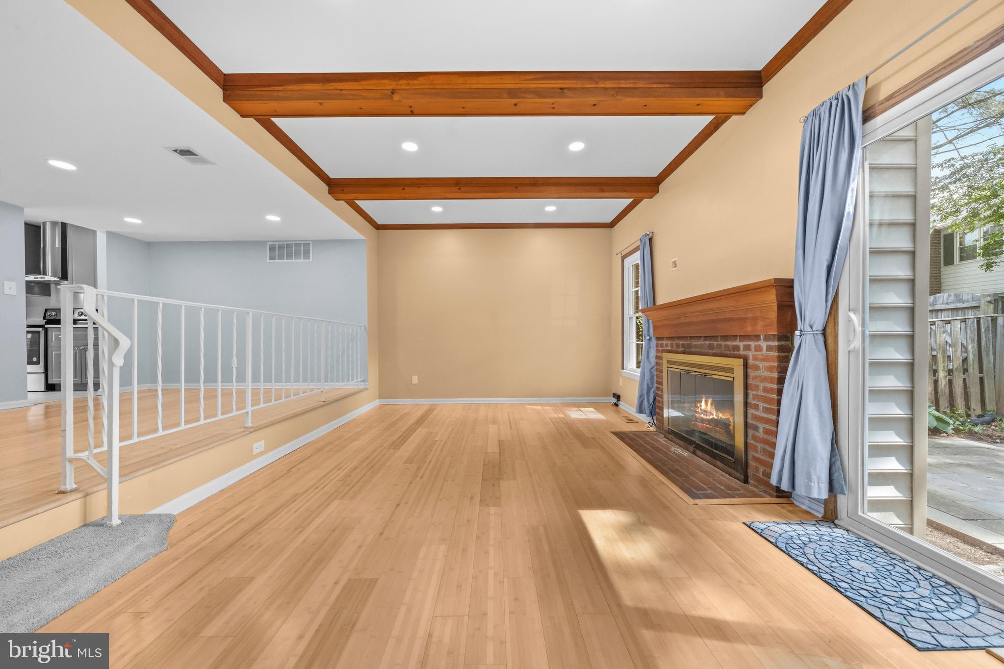 SHADOW OAK - Residential