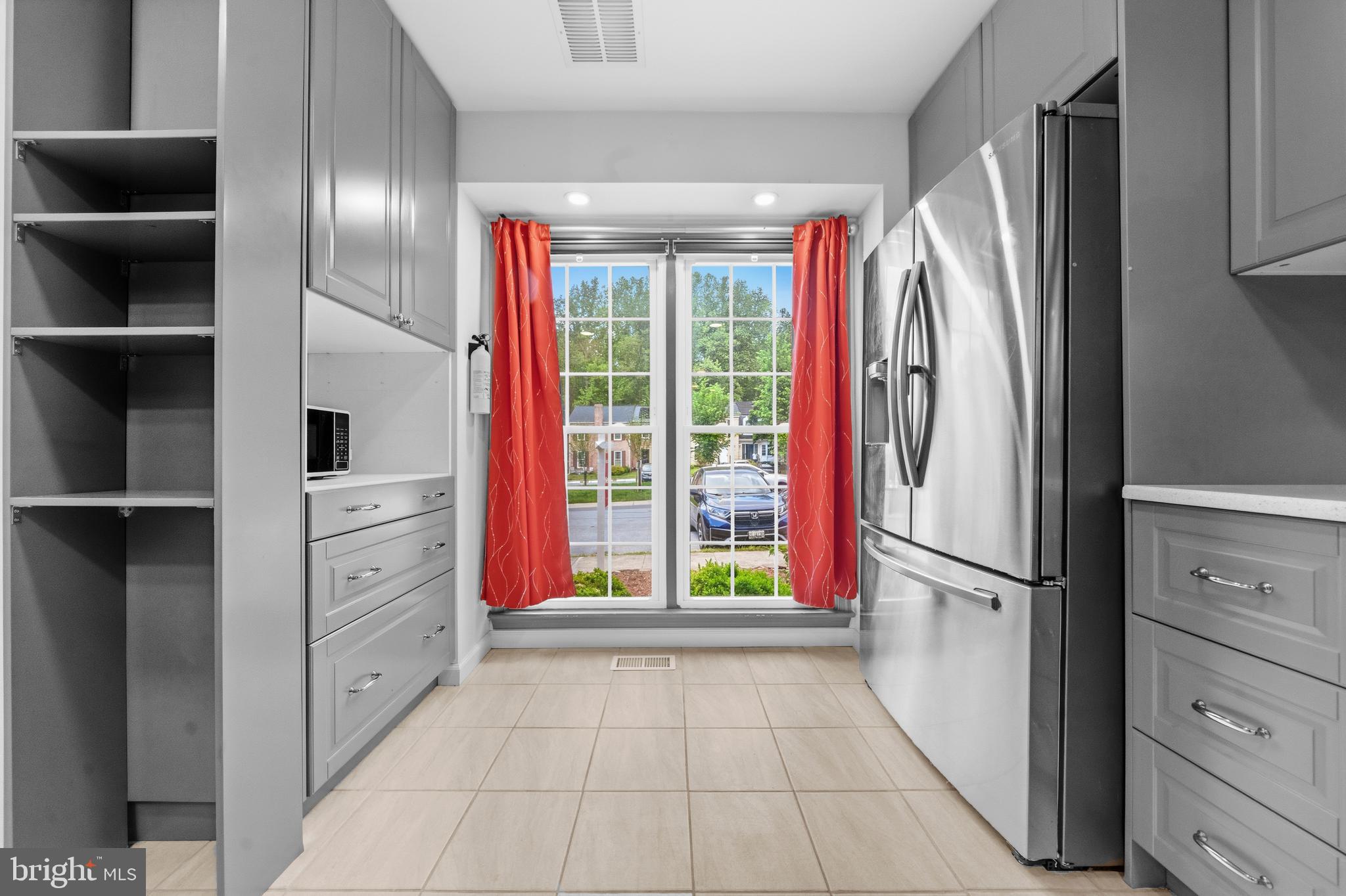 SHADOW OAK - Residential