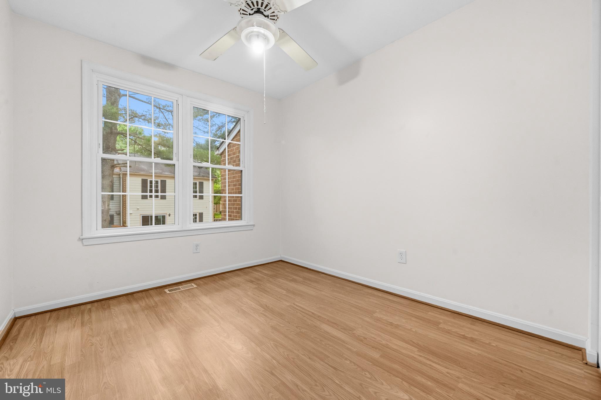 SHADOW OAK - Residential
