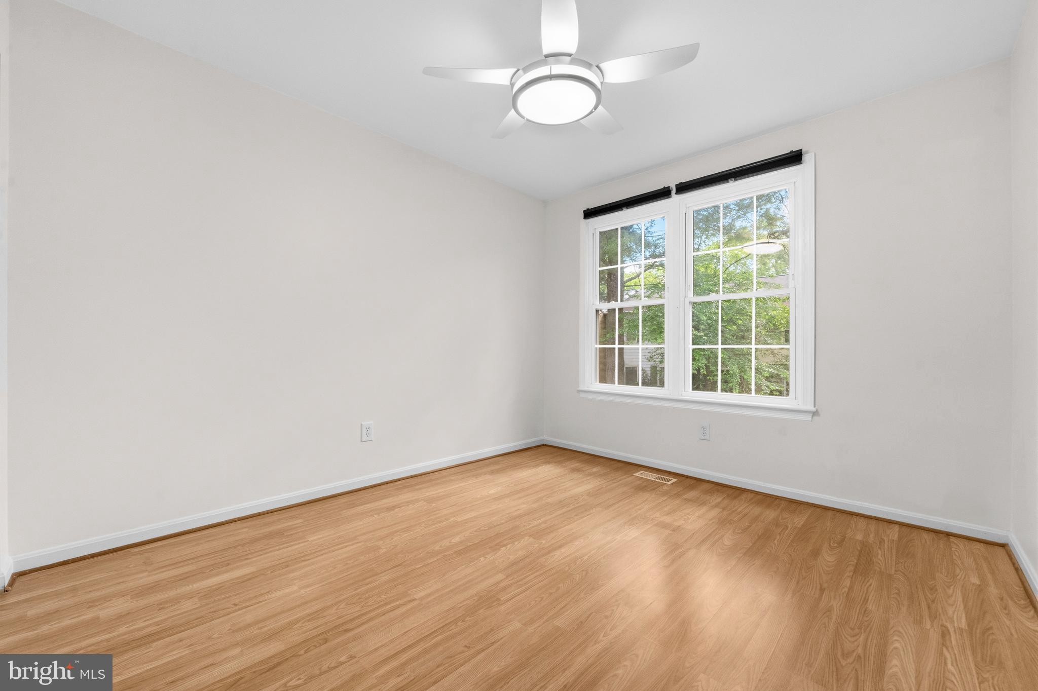 SHADOW OAK - Residential