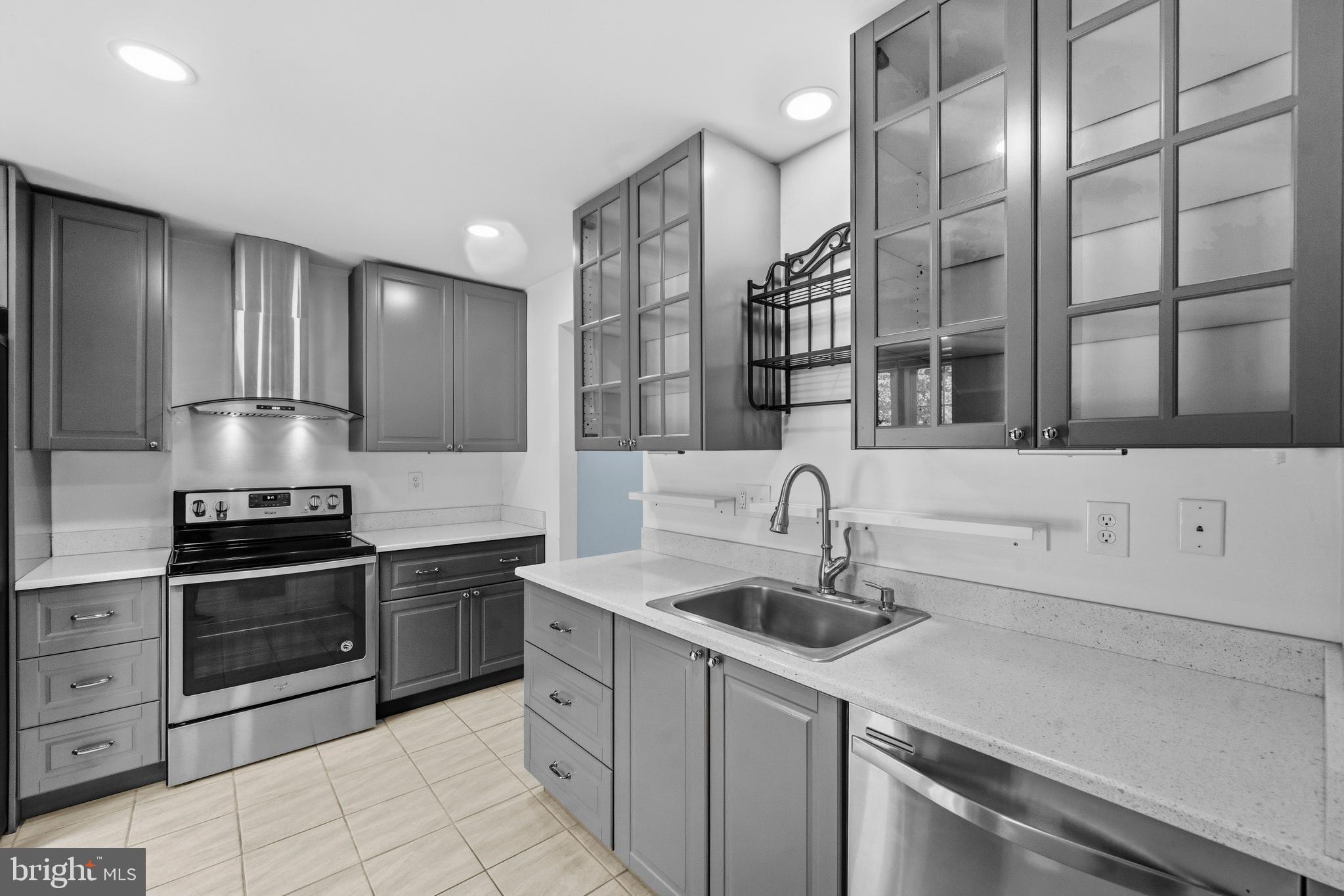 SHADOW OAK - Residential