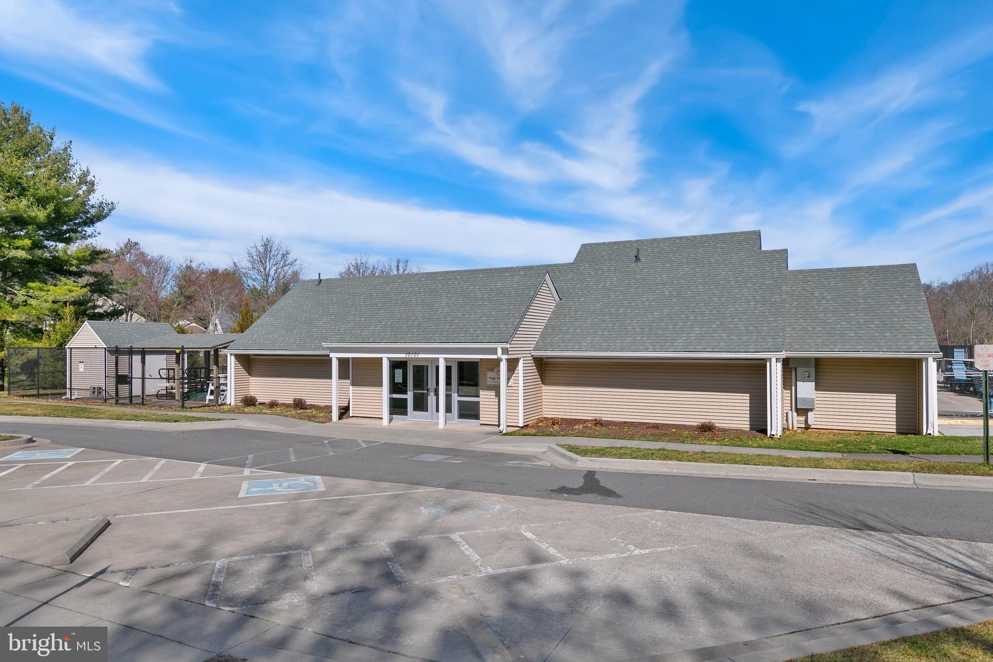 SHADOW OAK - Residential