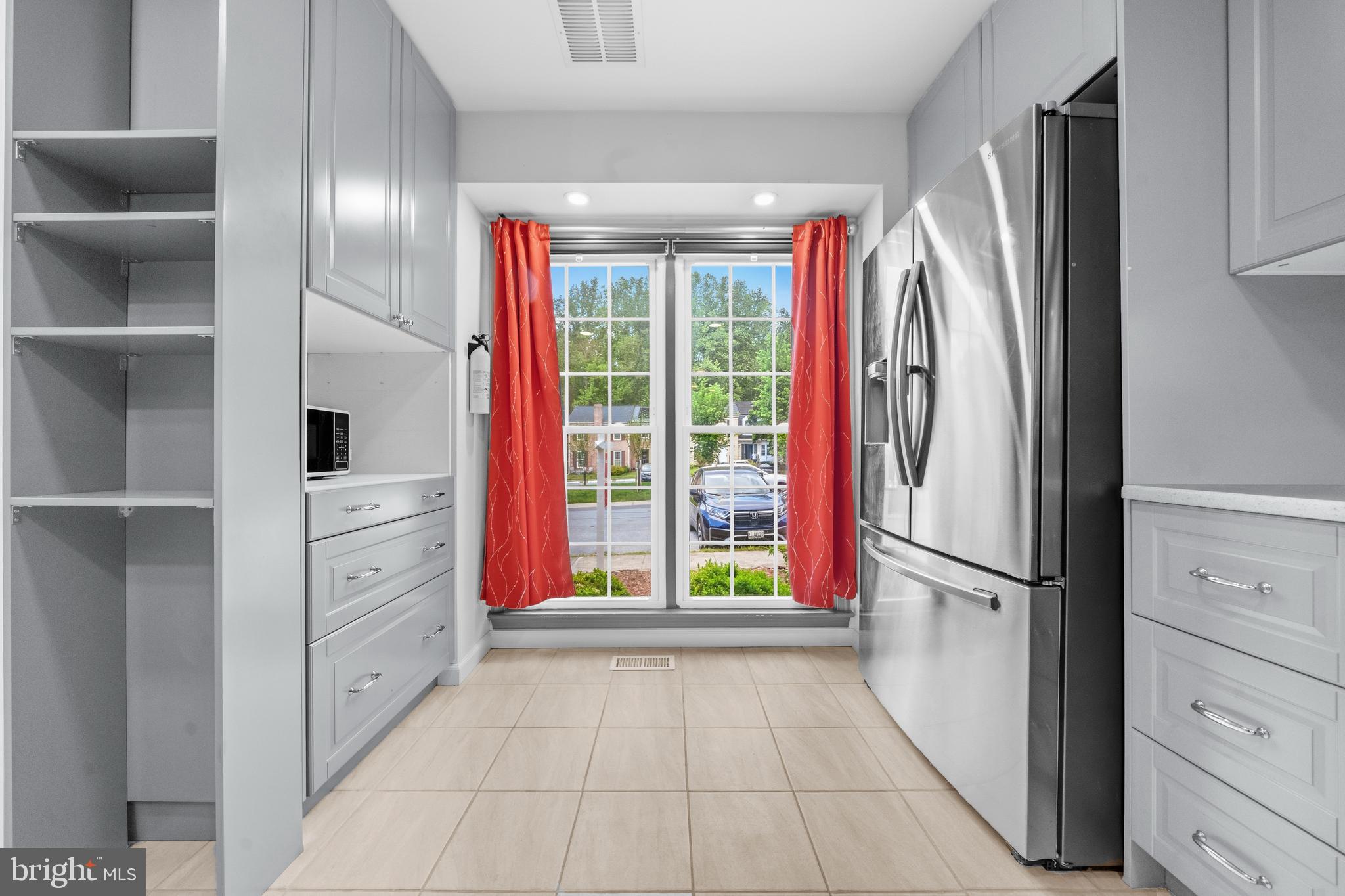 SHADOW OAK - Residential