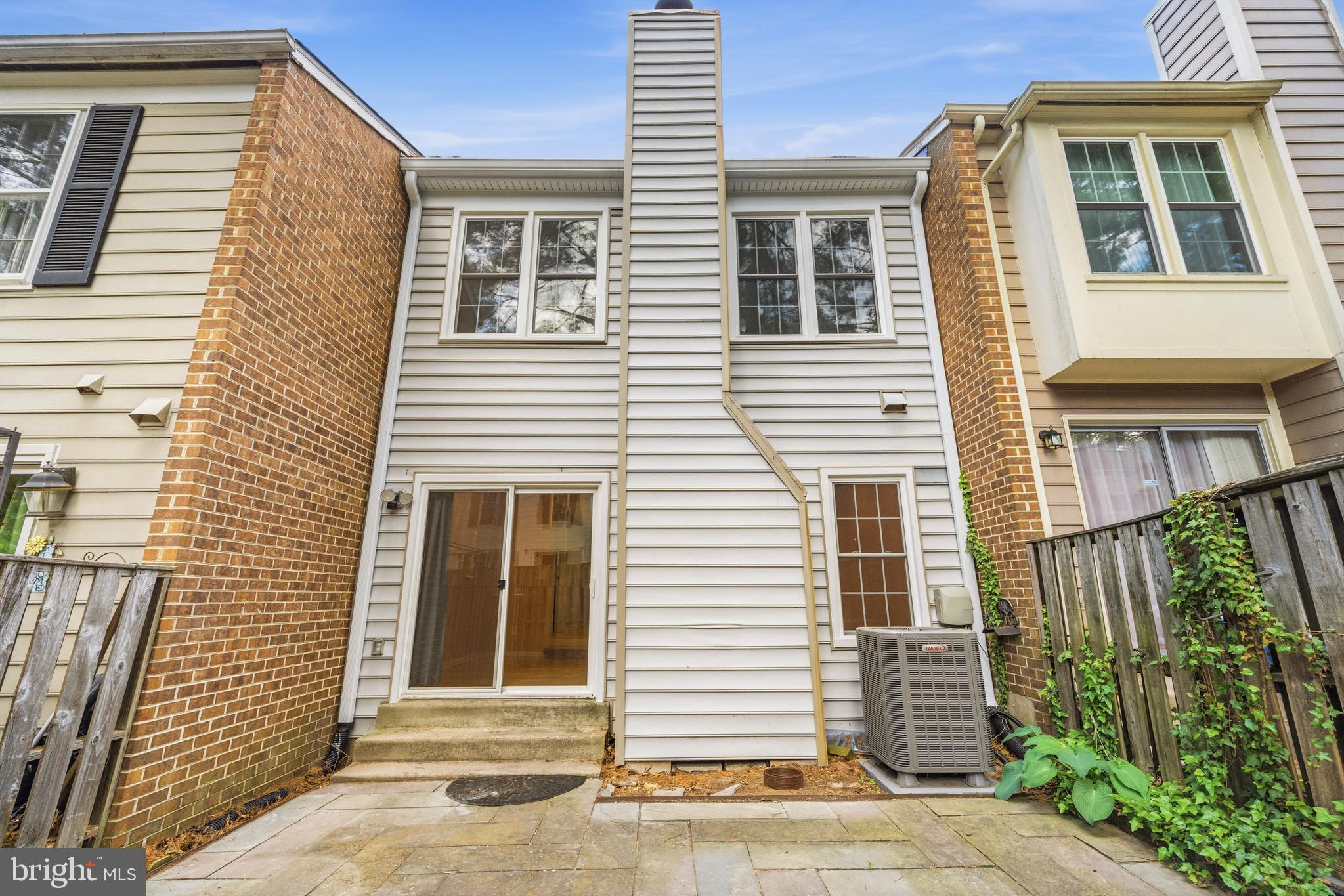 SHADOW OAK - Residential