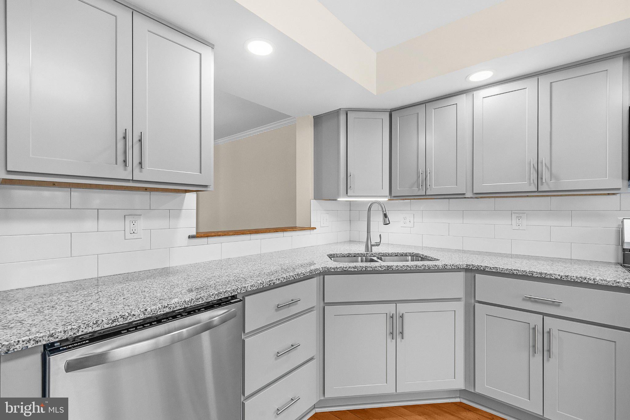 8733 BIRKENHEAD COURT