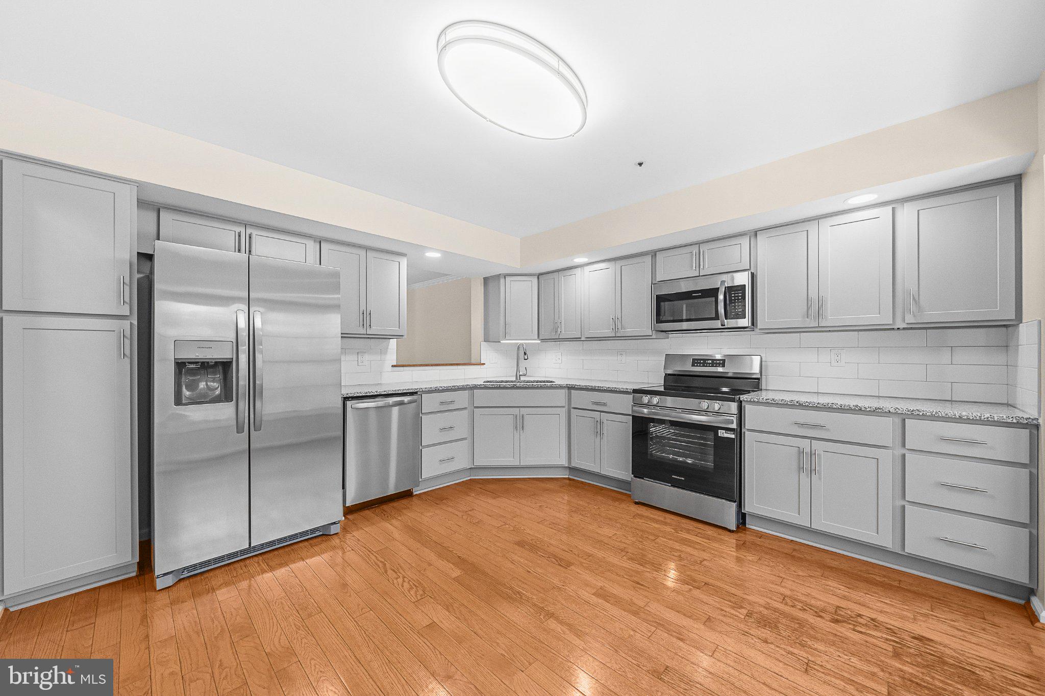 8733 BIRKENHEAD COURT