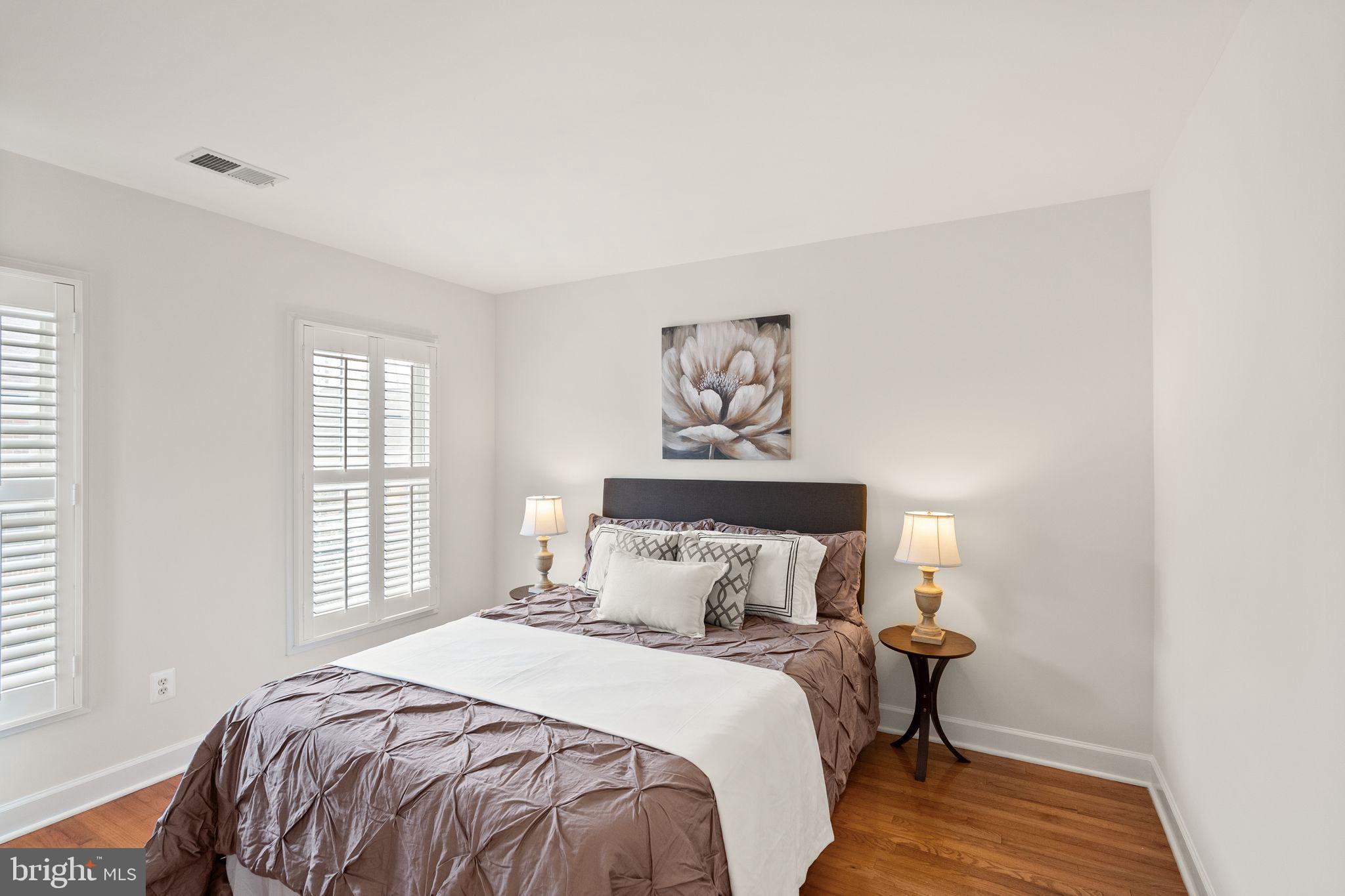 STONEGATE - Residential