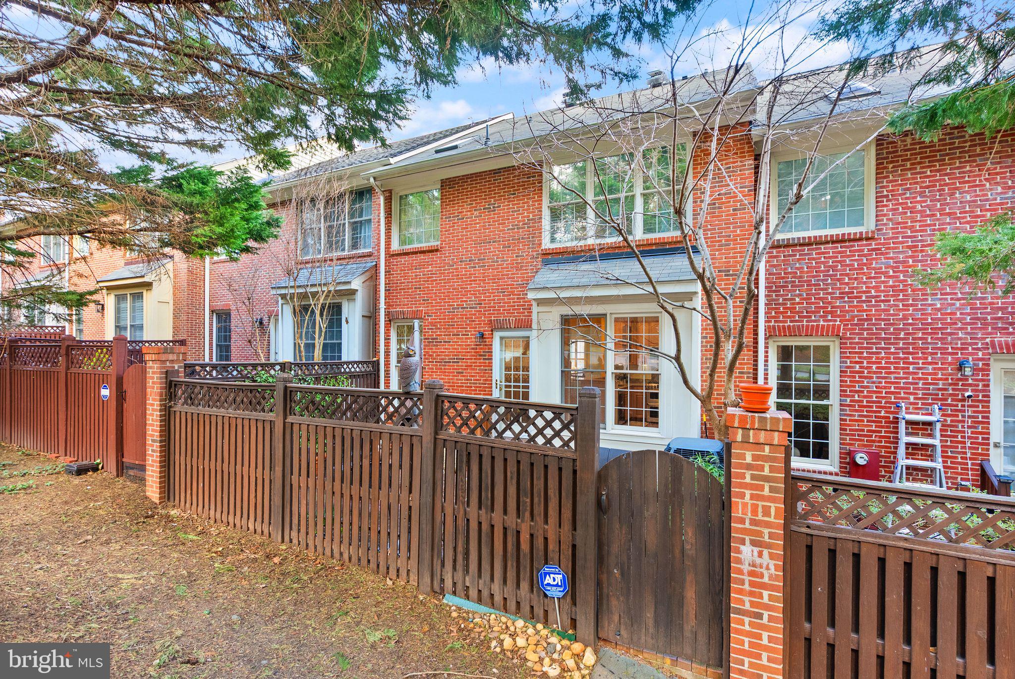 STONEGATE - Residential