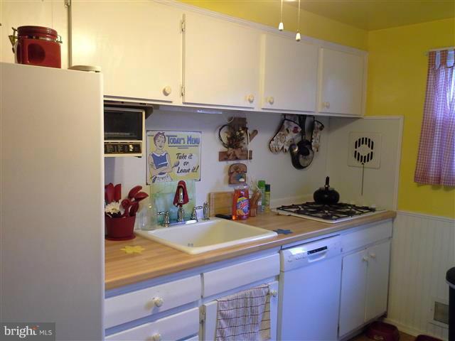 FOX RIDGE MANOR - Residential Lease