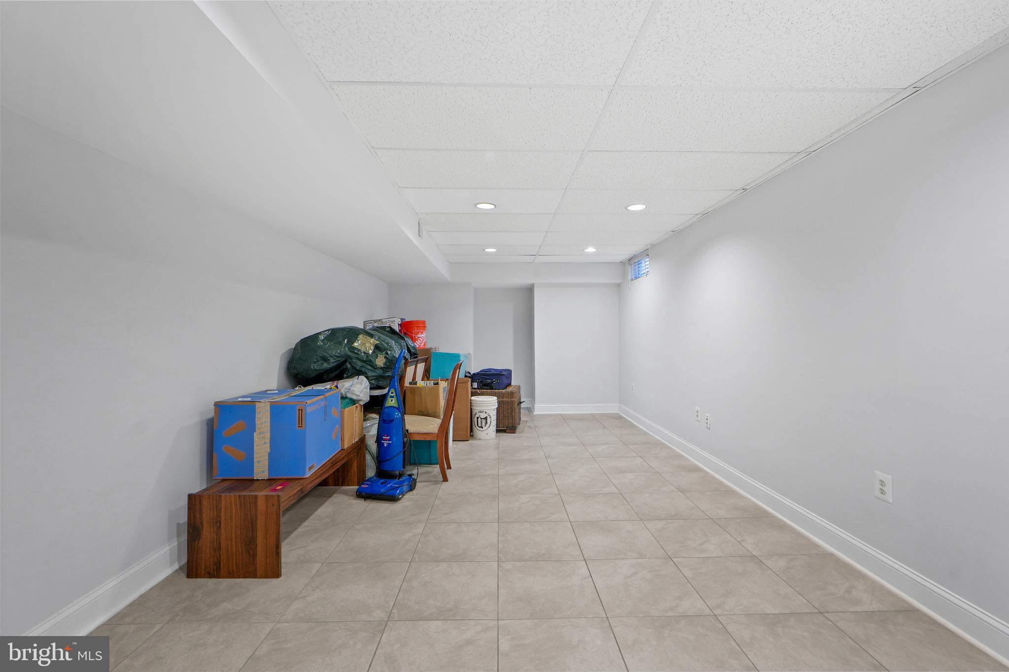 NORTHRIDGE PLAT 32 - Residential