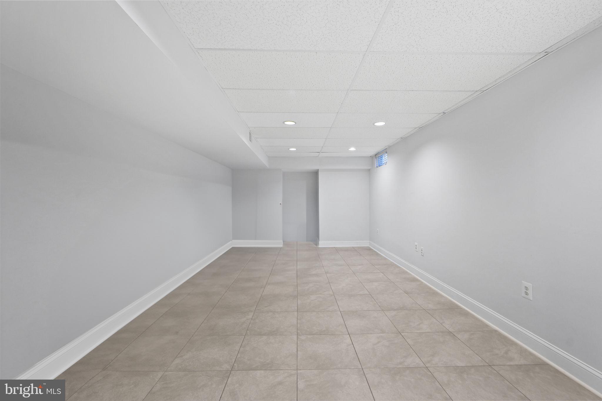 NORTHRIDGE PLAT 32 - Residential