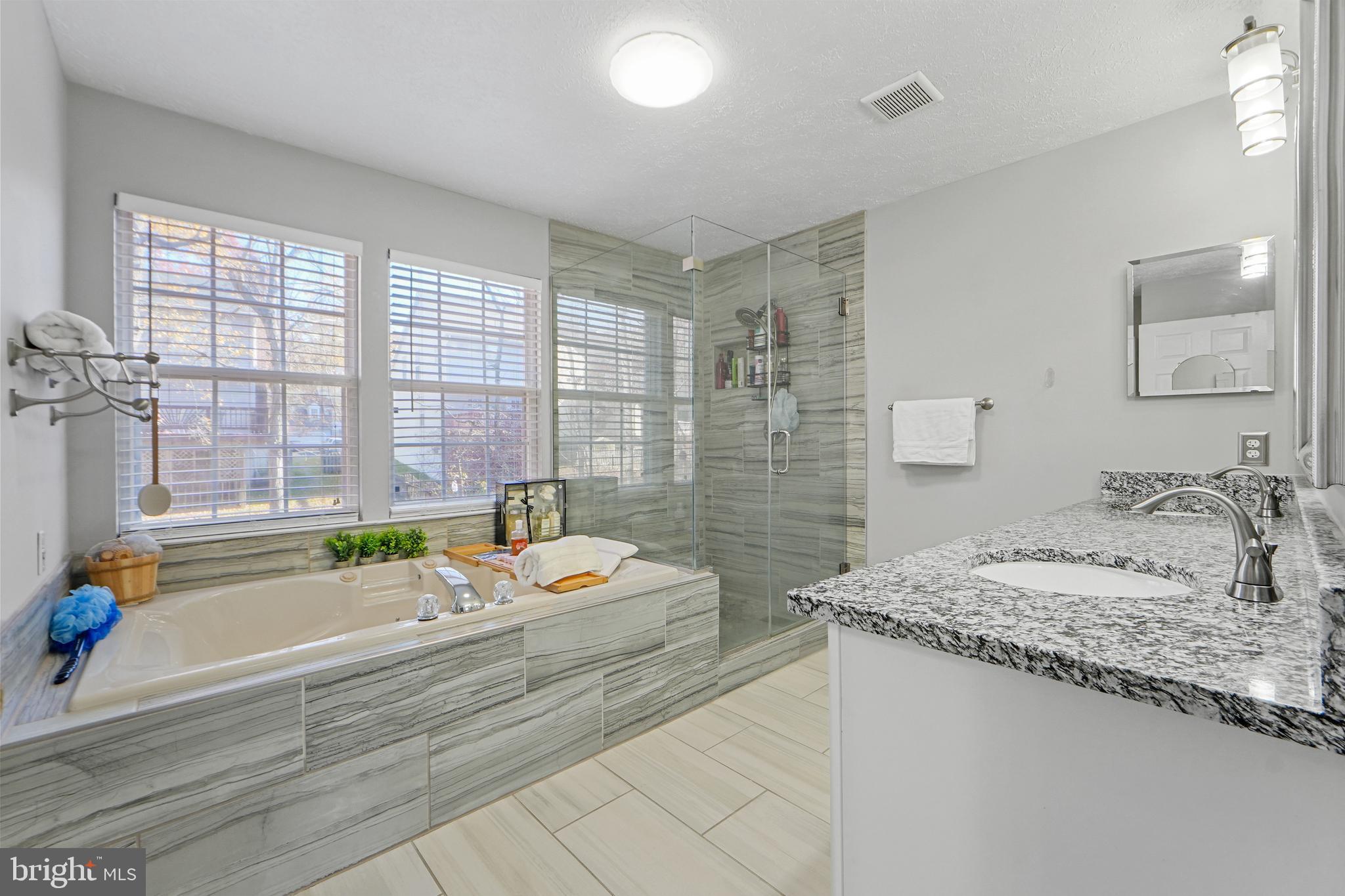 NORTHRIDGE PLAT 32 - Residential